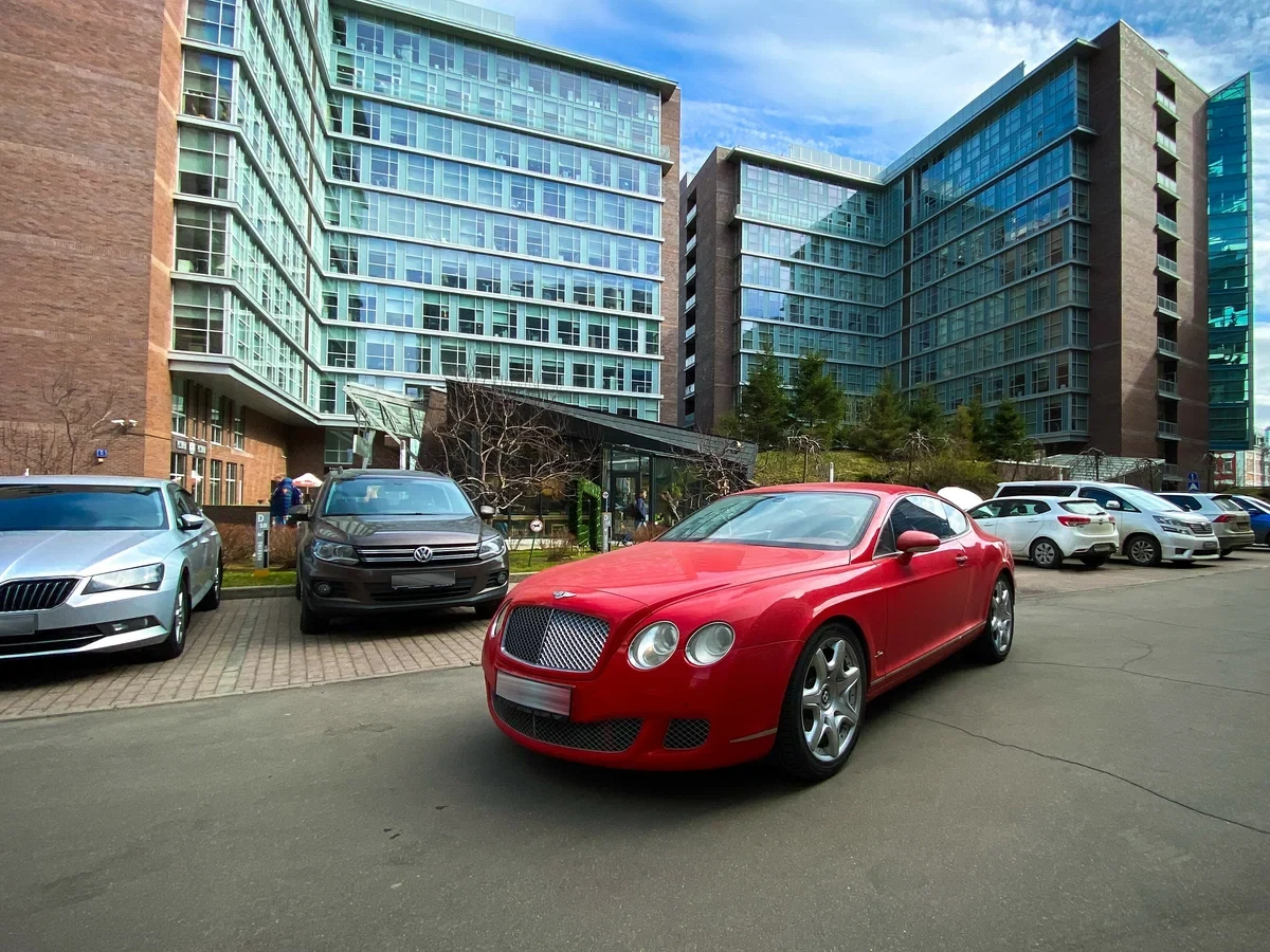 Внешний вид автомобиля — BENTLEY CONTINENTAL GT