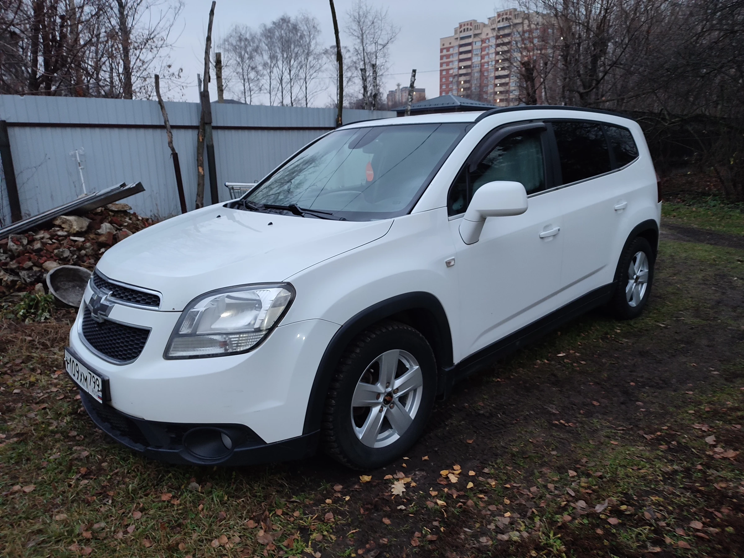 Внешний вид автомобиля — CHEVROLET Orlando