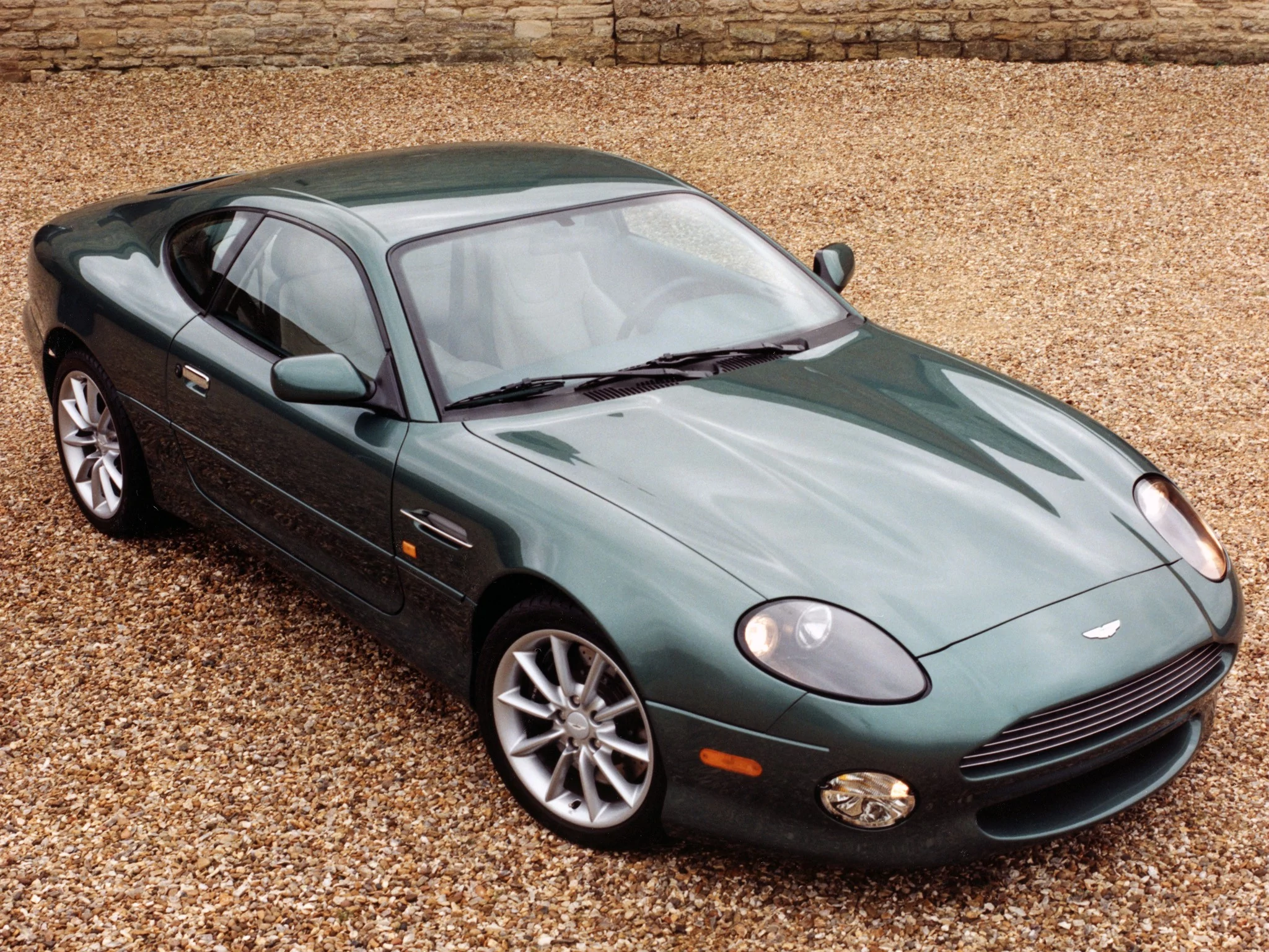 Внешний вид автомобиля — ASTON MARTIN DB7