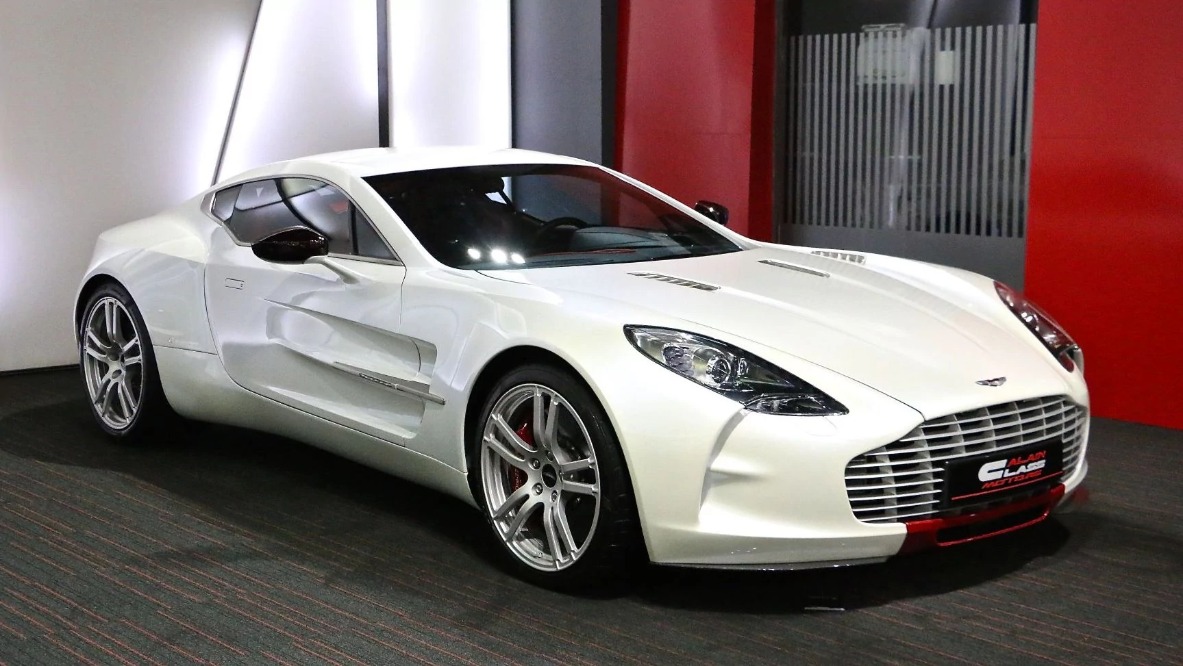 Внешний вид автомобиля — ASTON MARTIN ONE-77