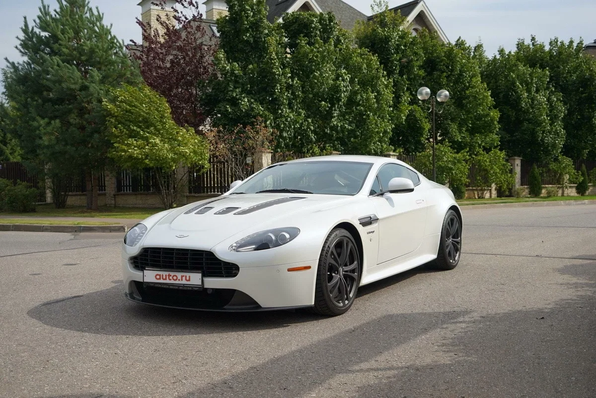 Внешний вид автомобиля — ASTON MARTIN V12 VANTAGE