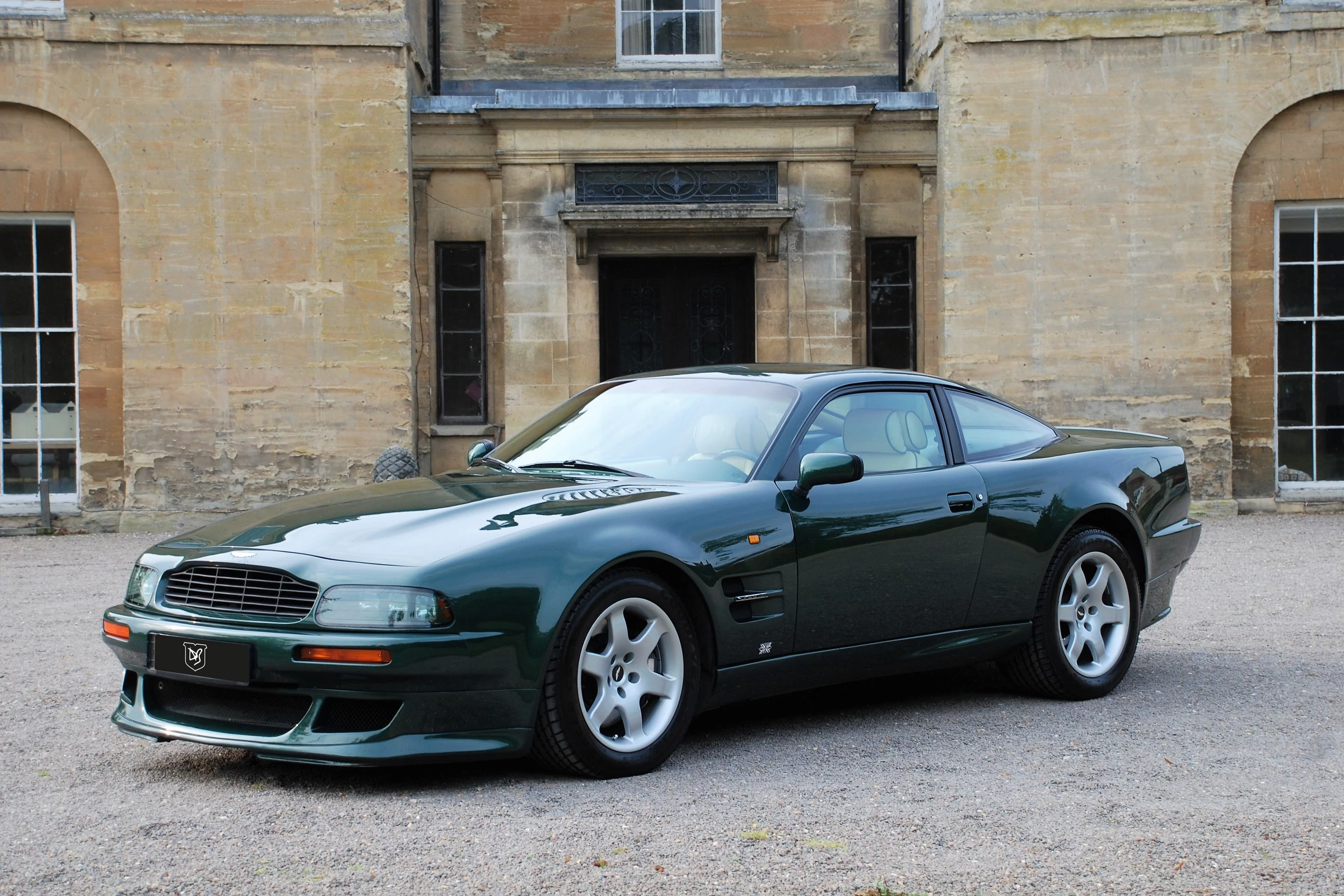 Внешний вид автомобиля — ASTON MARTIN V8 VANTAGE
