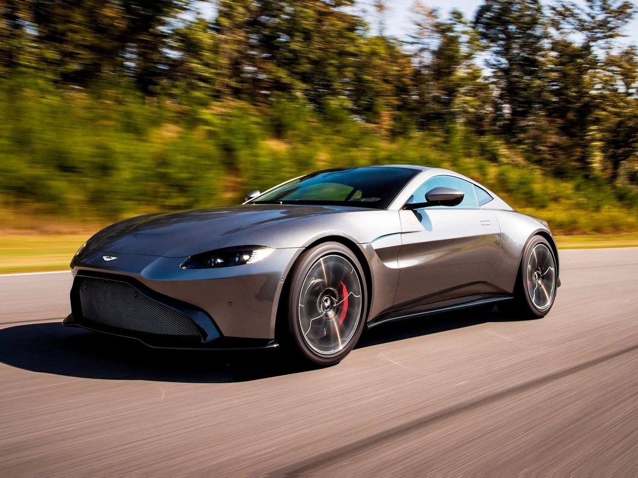 Внешний вид автомобиля — ASTON MARTIN V8 VANTAGE