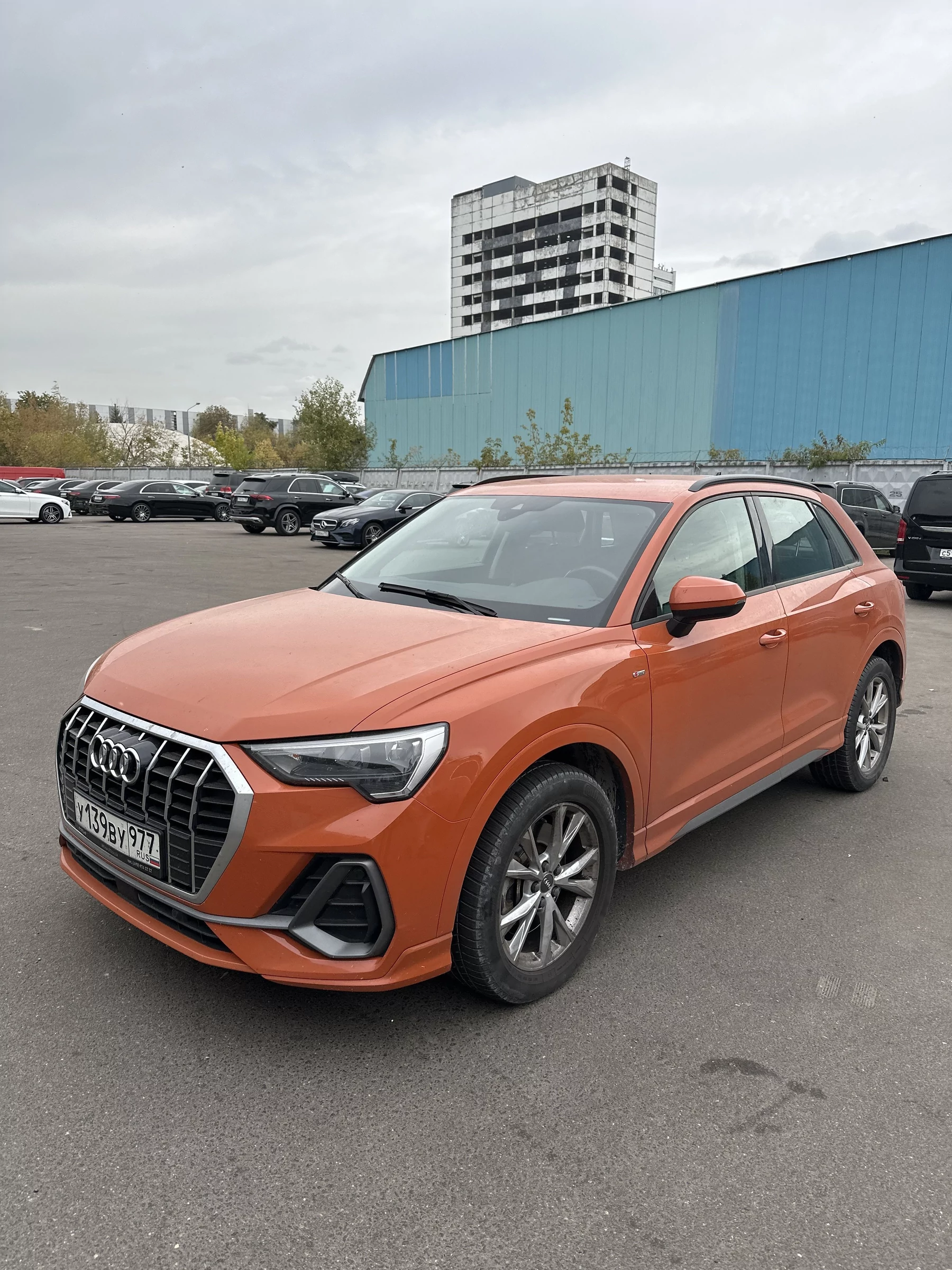 Внешний вид автомобиля — AUDI Q3