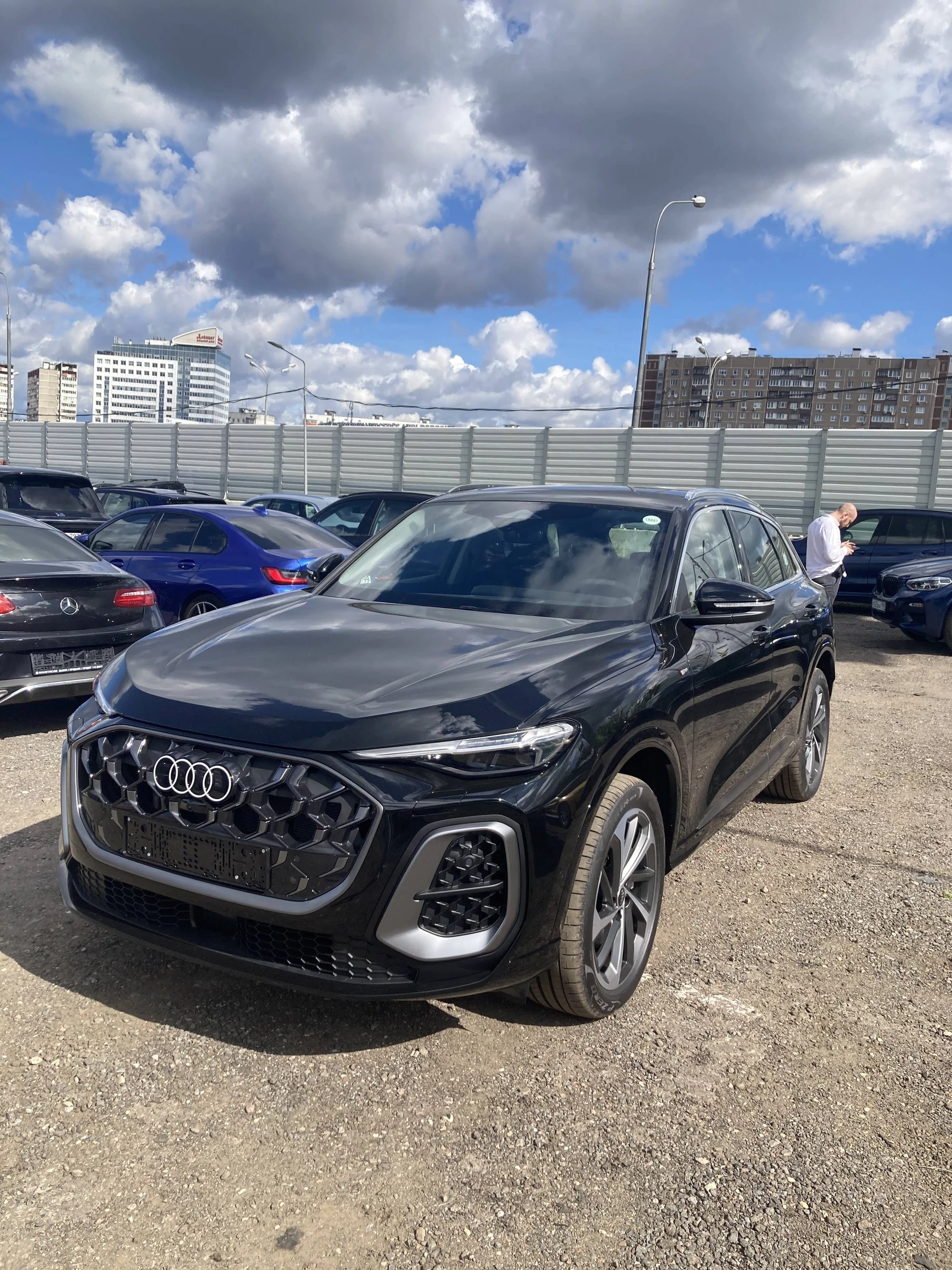 Внешний вид автомобиля — AUDI Q5
