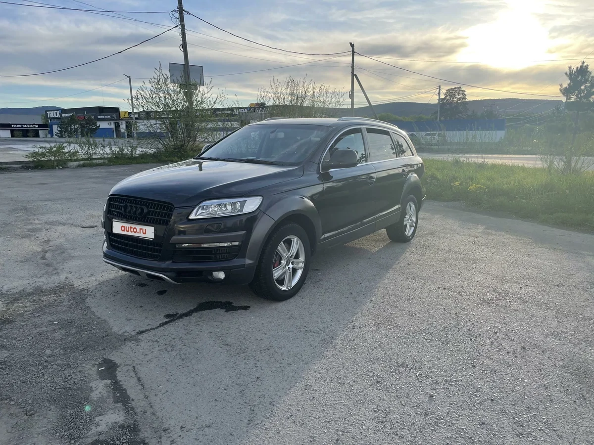 Внешний вид автомобиля — AUDI Q7