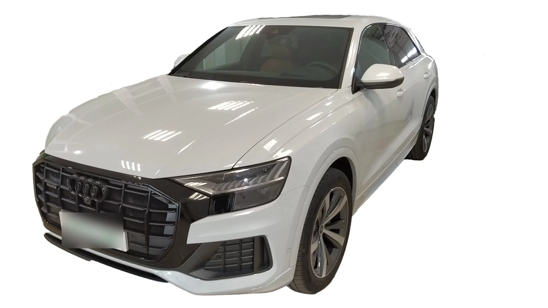 Внешний вид автомобиля — AUDI Q8