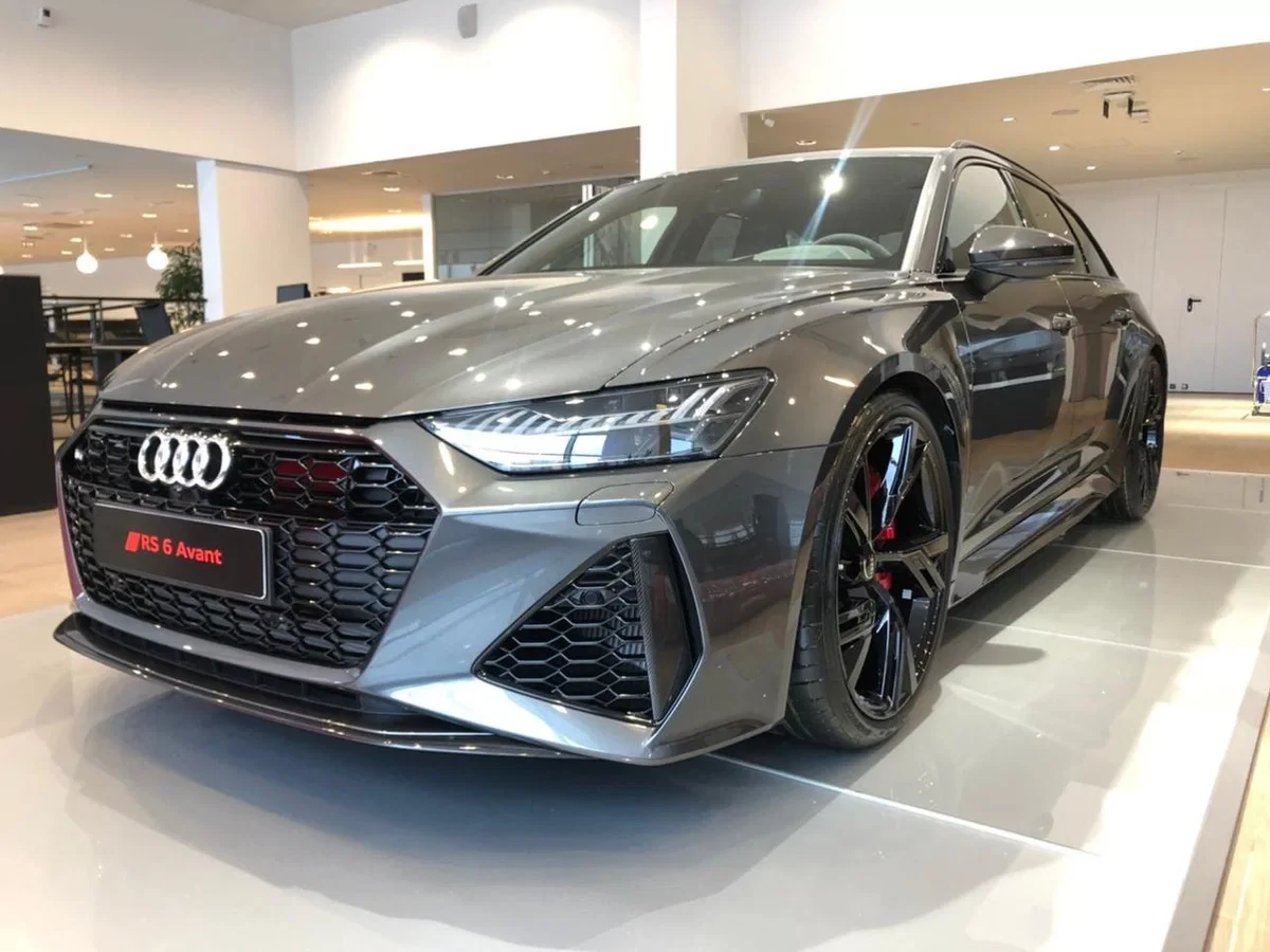 Внешний вид автомобиля — AUDI RS6