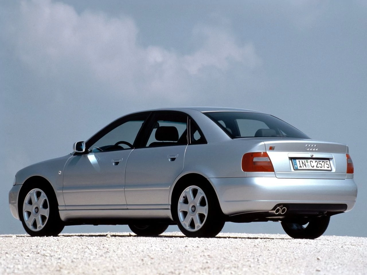 Внешний вид автомобиля — AUDI S4