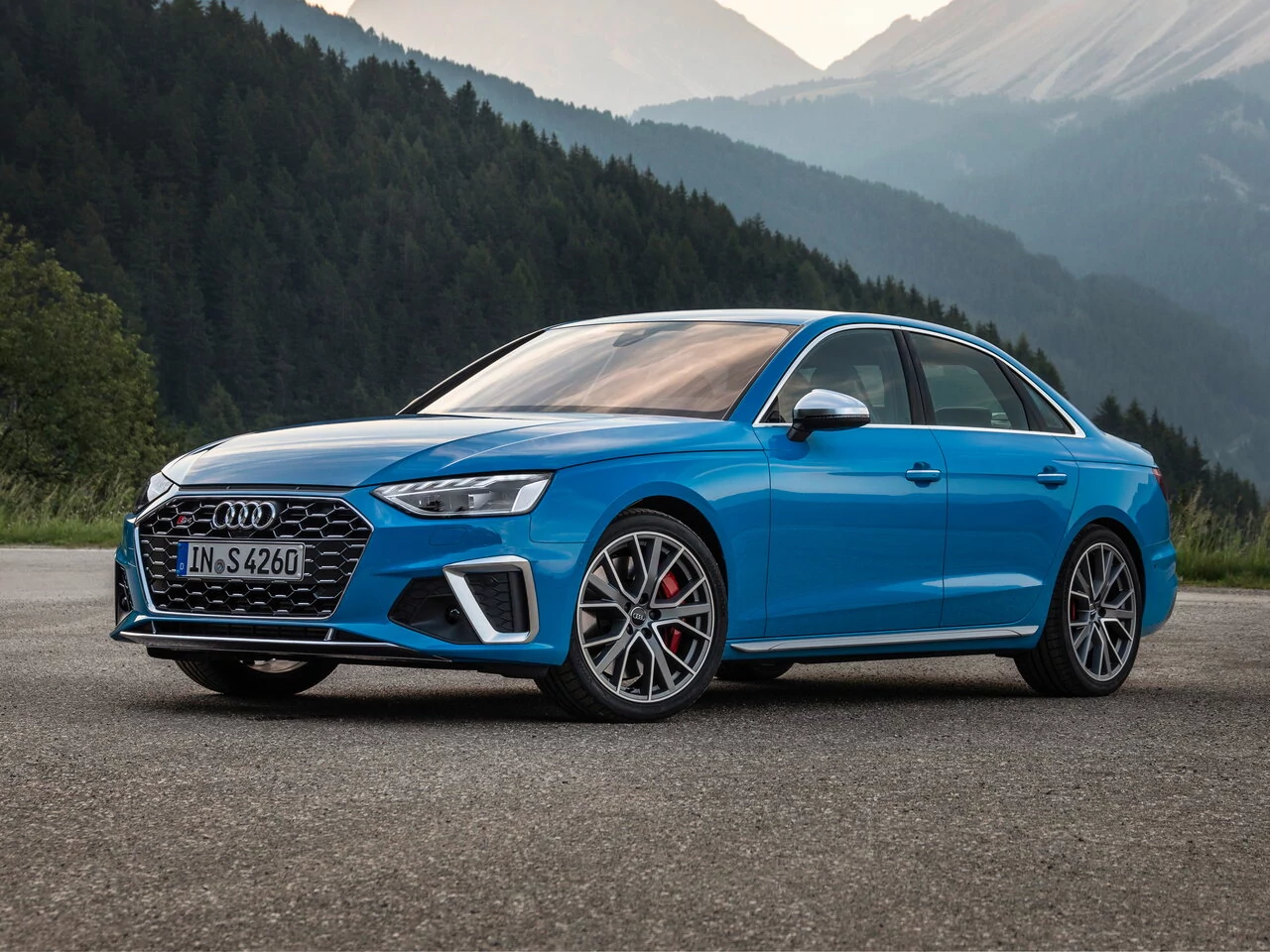 Внешний вид автомобиля — AUDI S4
