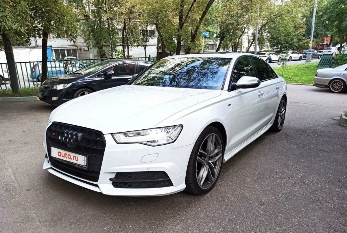 Внешний вид автомобиля — AUDI S6