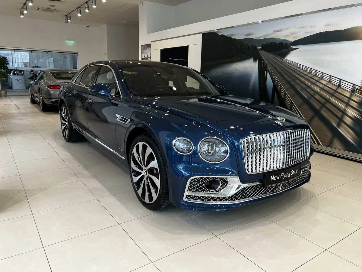 Внешний вид автомобиля — BENTLEY FLYING SPUR