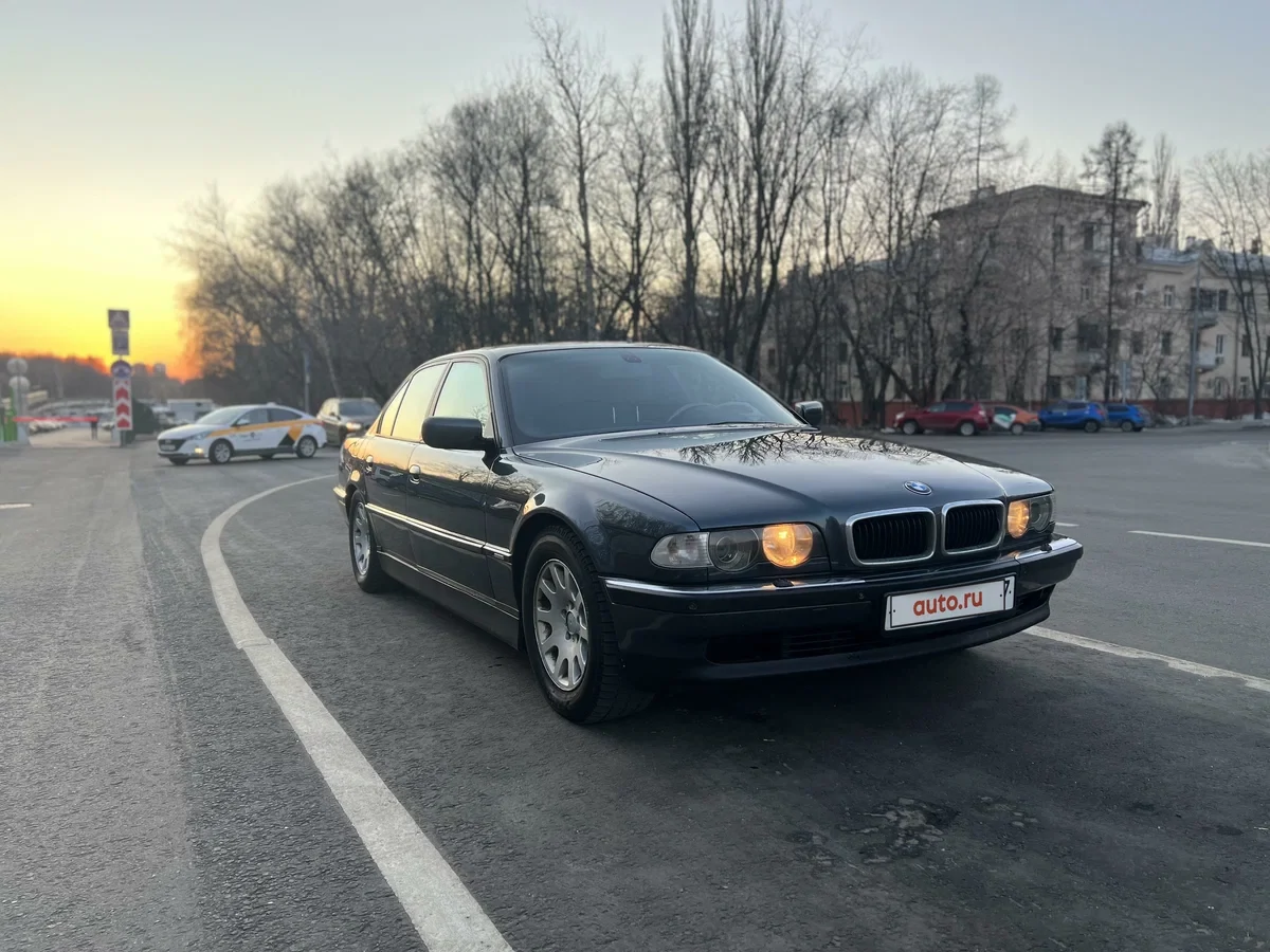 Внешний вид автомобиля — BMW 7 SERIES