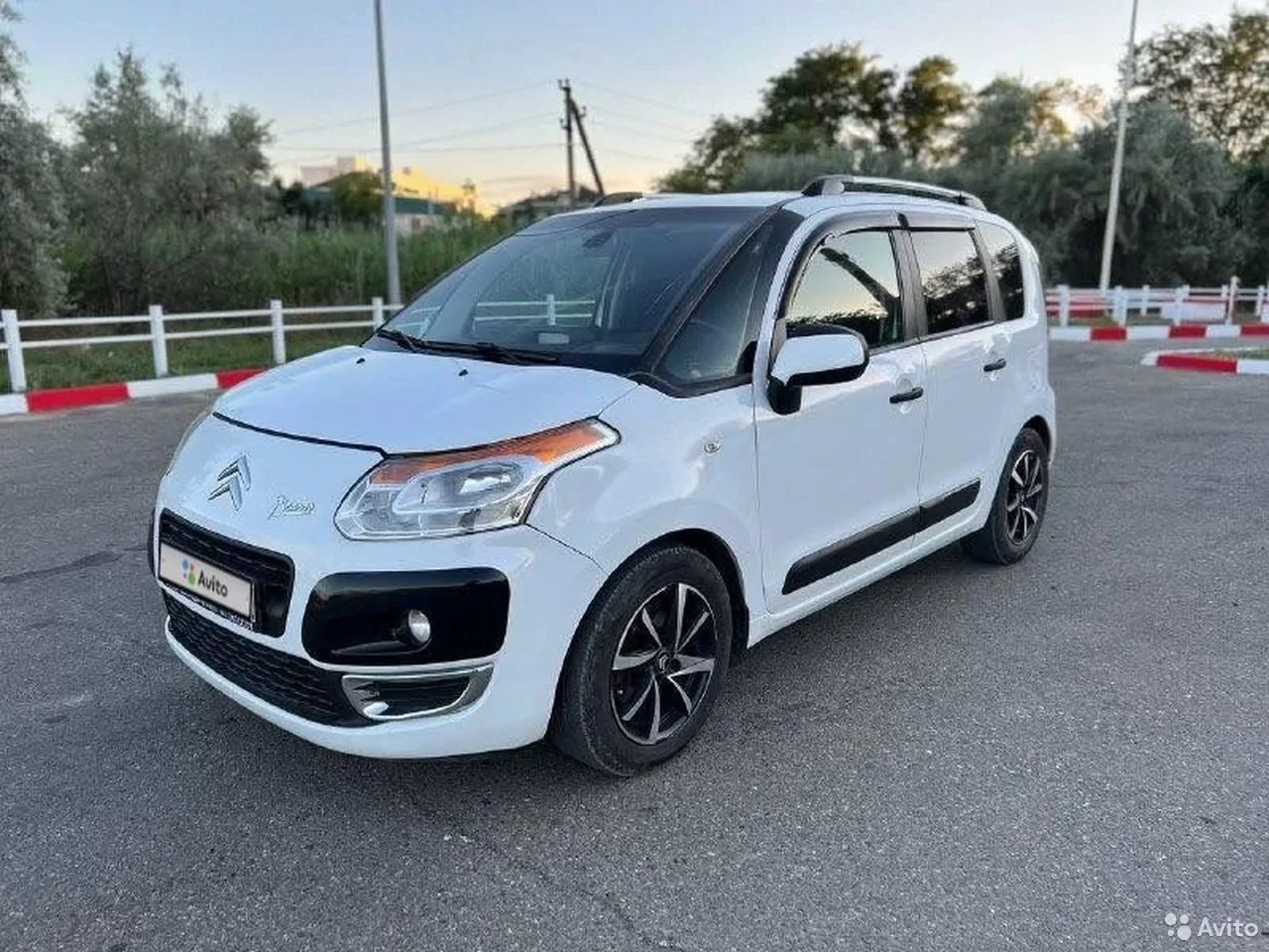 Внешний вид автомобиля — CITROEN C3 PICASSO