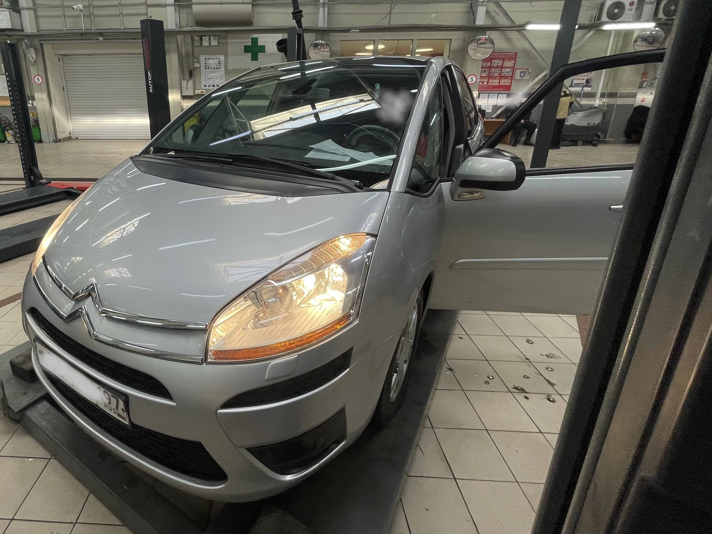 Внешний вид автомобиля — CITROEN C4 PICASSO