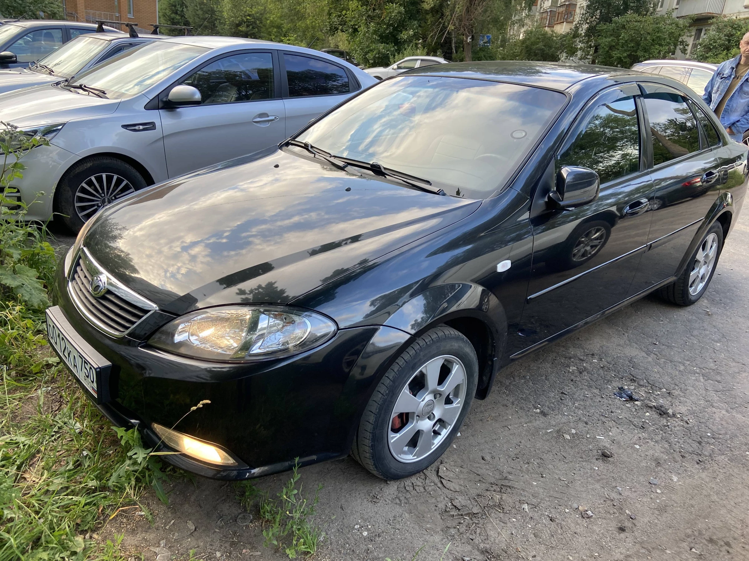 Внешний вид автомобиля — DAEWOO GENTRA