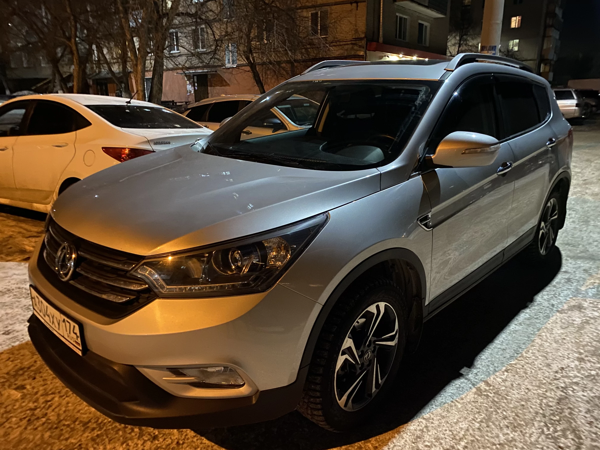 Внешний вид автомобиля — DONGFENG AX7