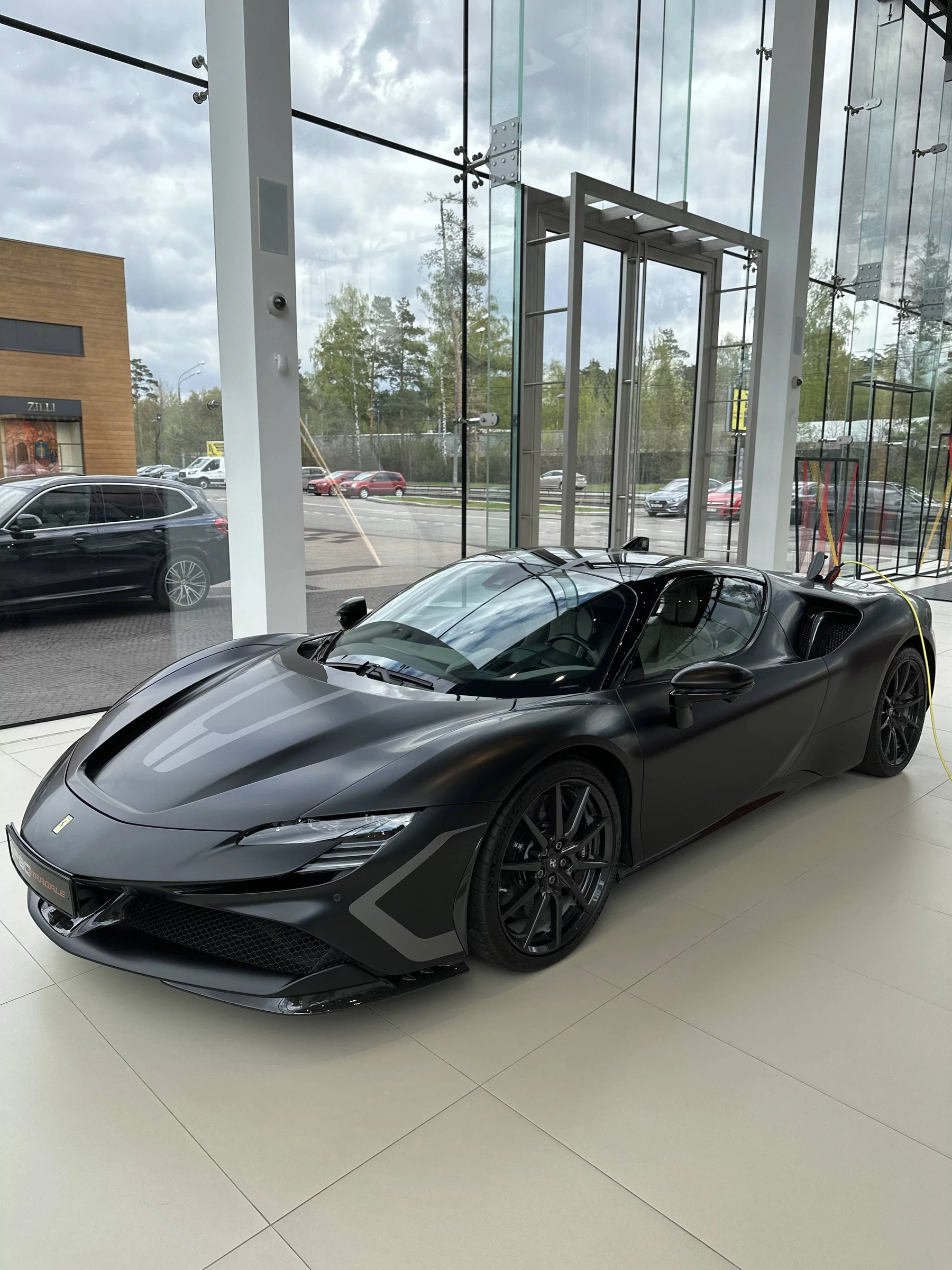 Внешний вид автомобиля — FERRARI SF90