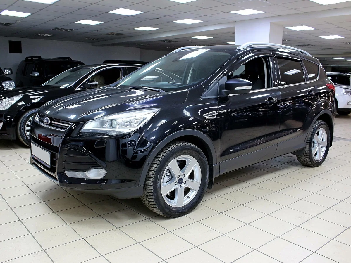 Внешний вид автомобиля — FORD KUGA