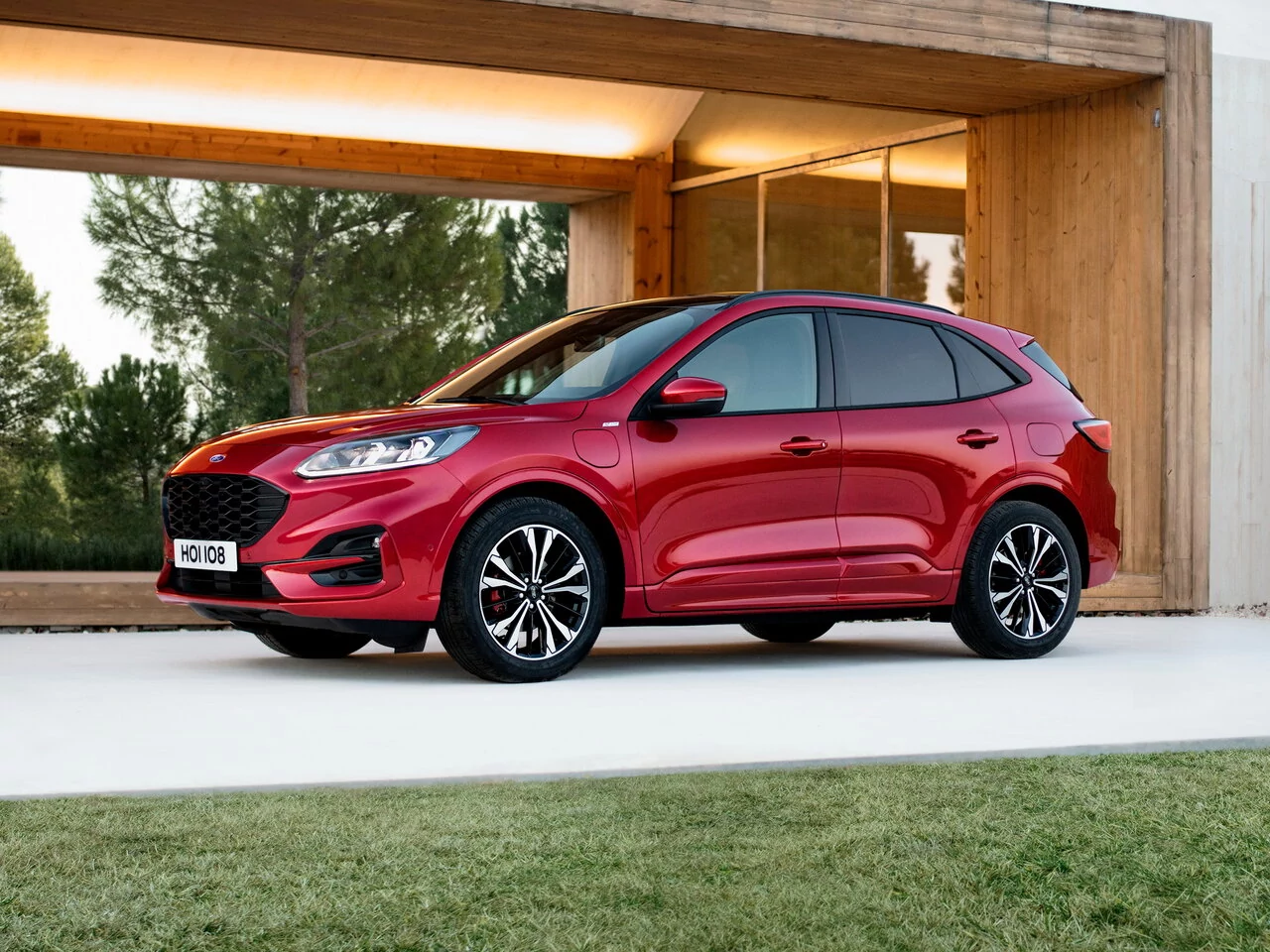 Внешний вид автомобиля — FORD KUGA