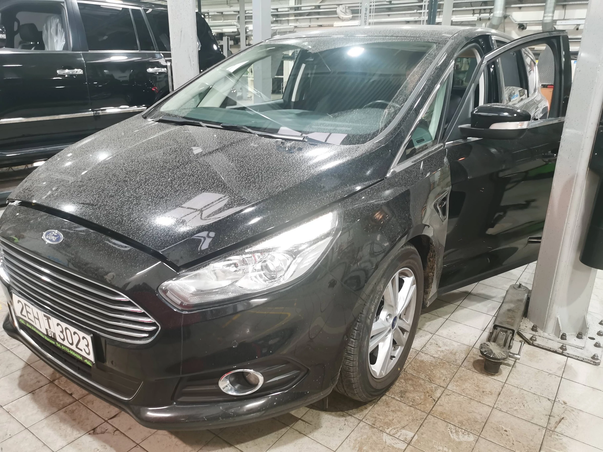 Внешний вид автомобиля — FORD S-MAX