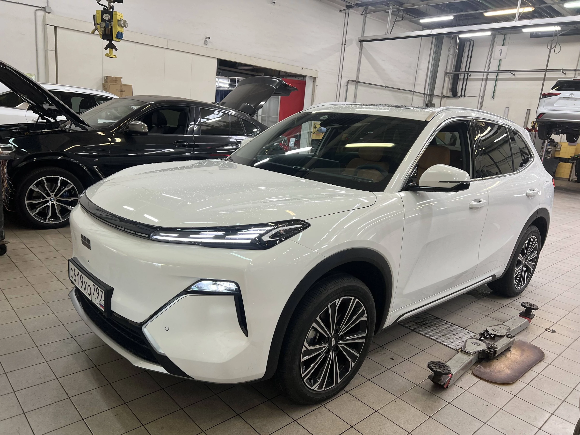 Внешний вид автомобиля — GEELY GALAXY EX5