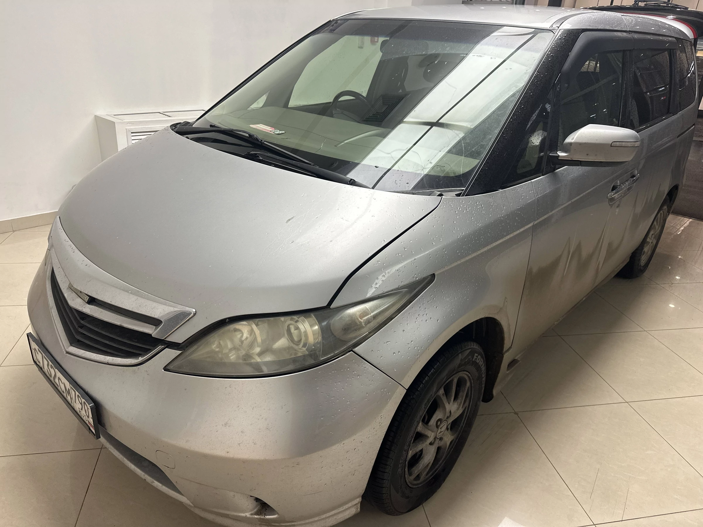 Внешний вид автомобиля — HONDA Elysion