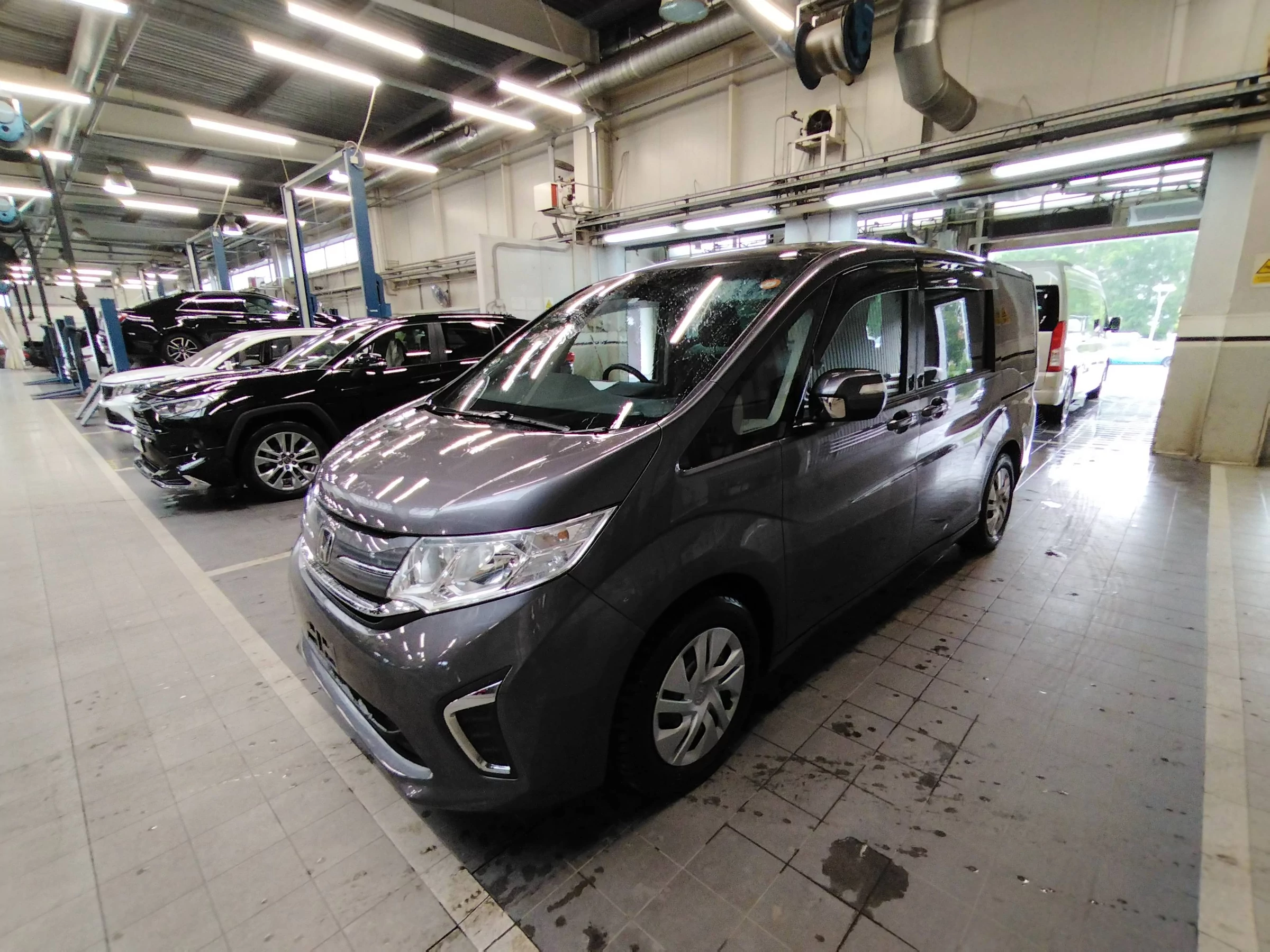 Внешний вид автомобиля — HONDA STEPWGN