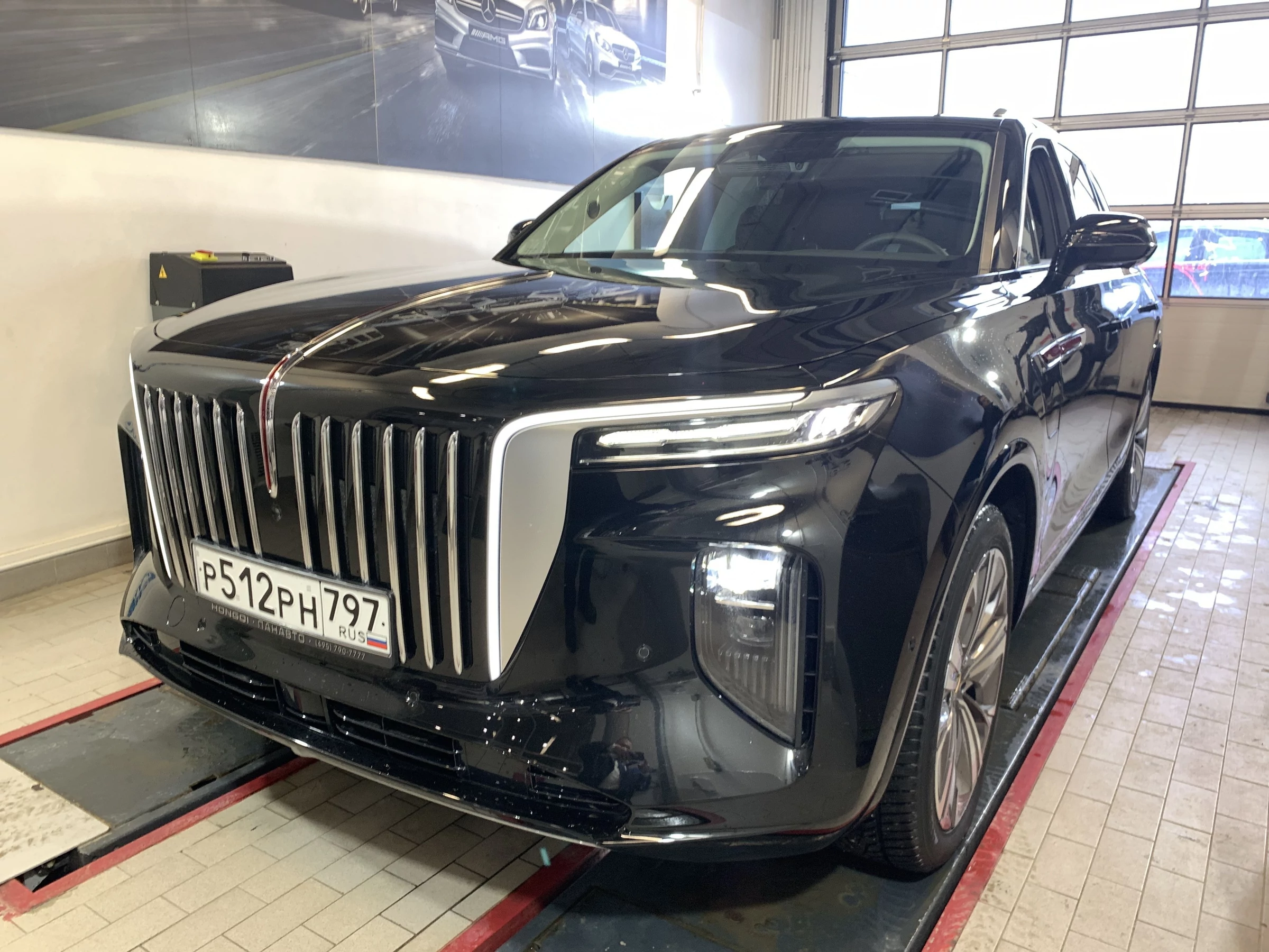 Внешний вид автомобиля — HONGQI E-HS9