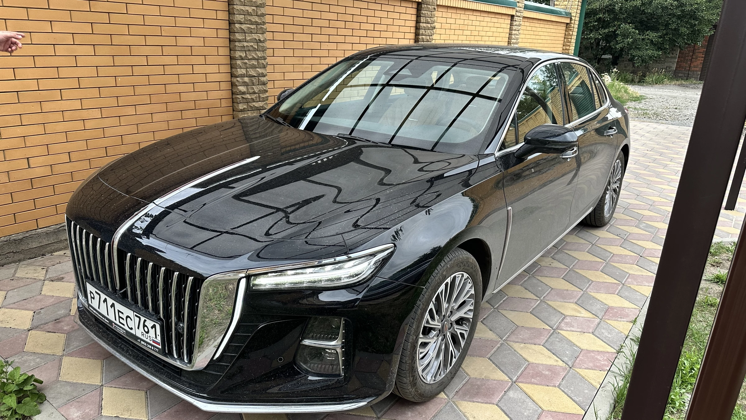 Внешний вид автомобиля — HONGQI H5