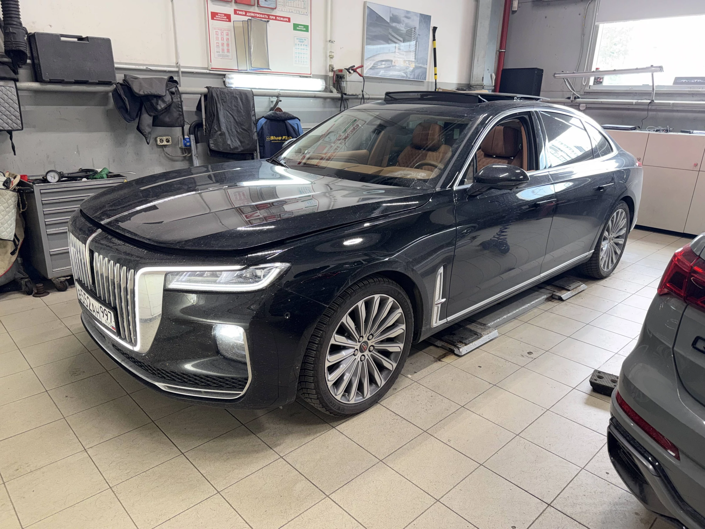 Внешний вид автомобиля — HONGQI H9