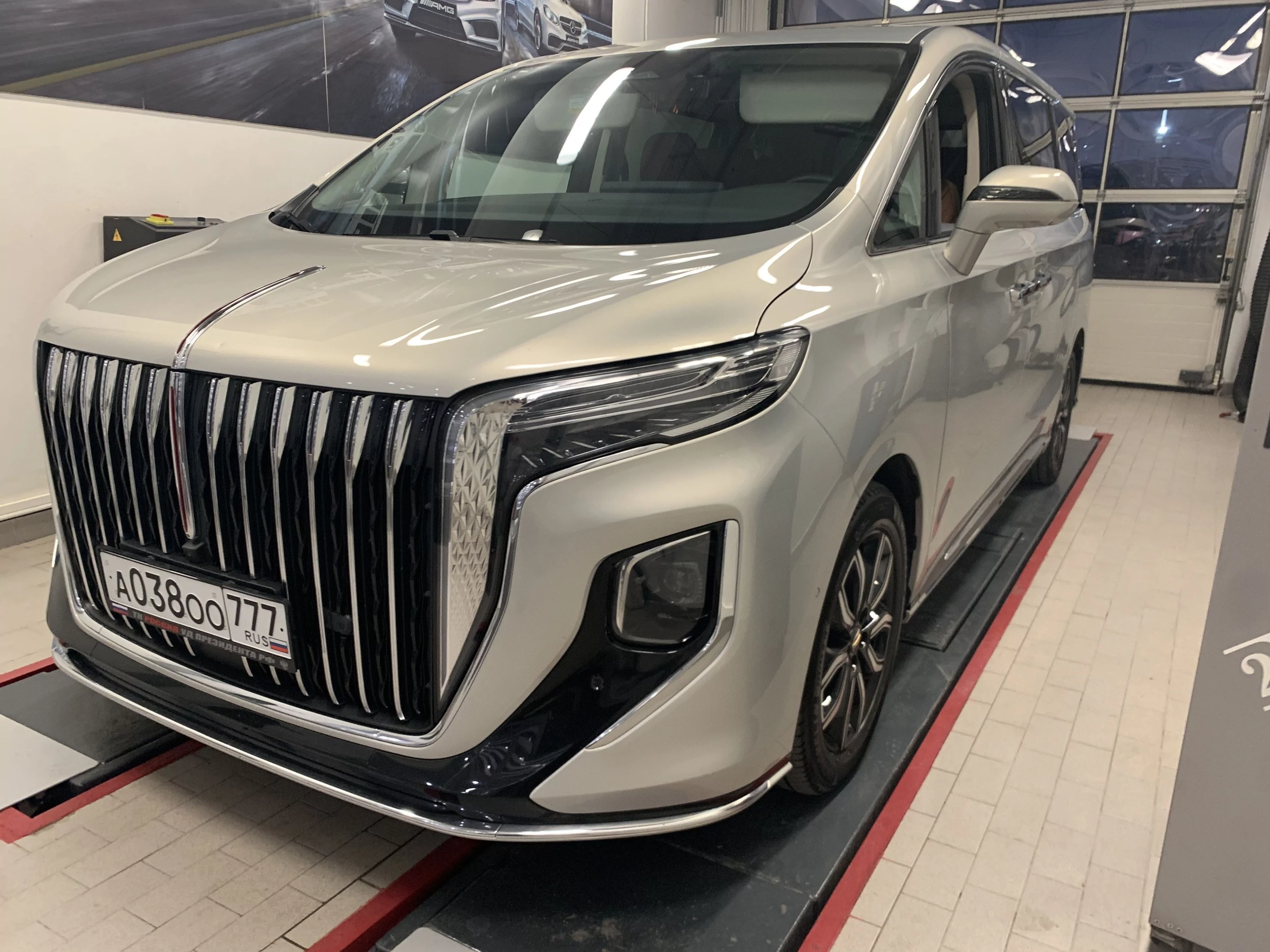 Внешний вид автомобиля — HONGQI HQ9