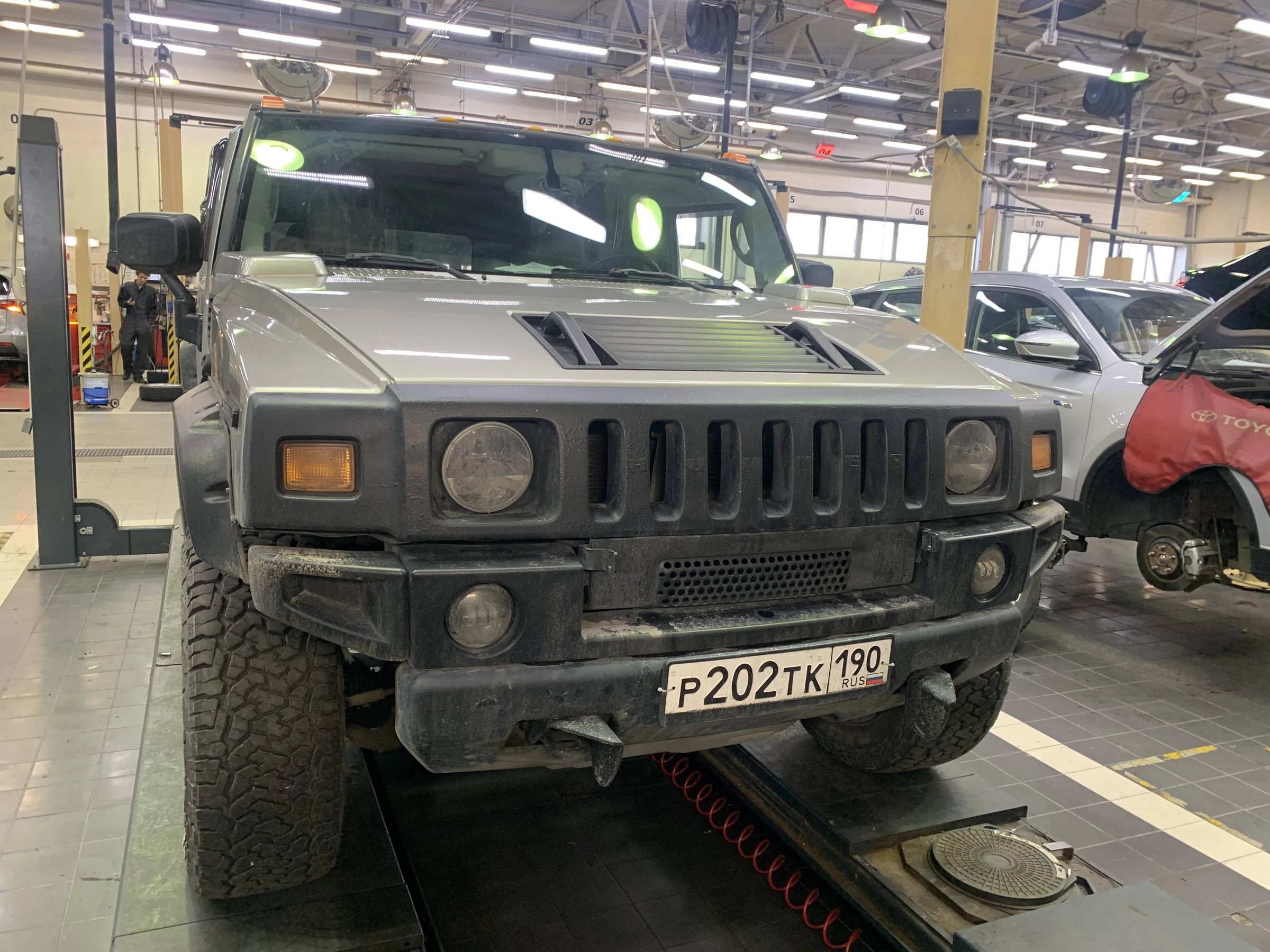 Внешний вид автомобиля — HUMMER H2