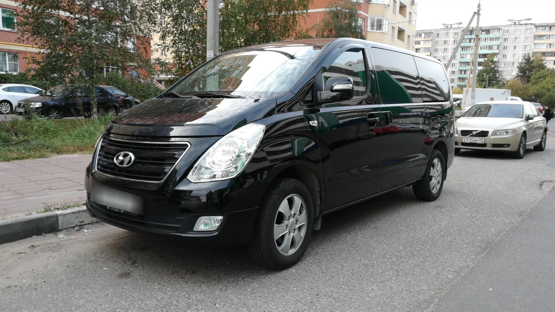 Внешний вид автомобиля — HYUNDAI GRAND STAREX