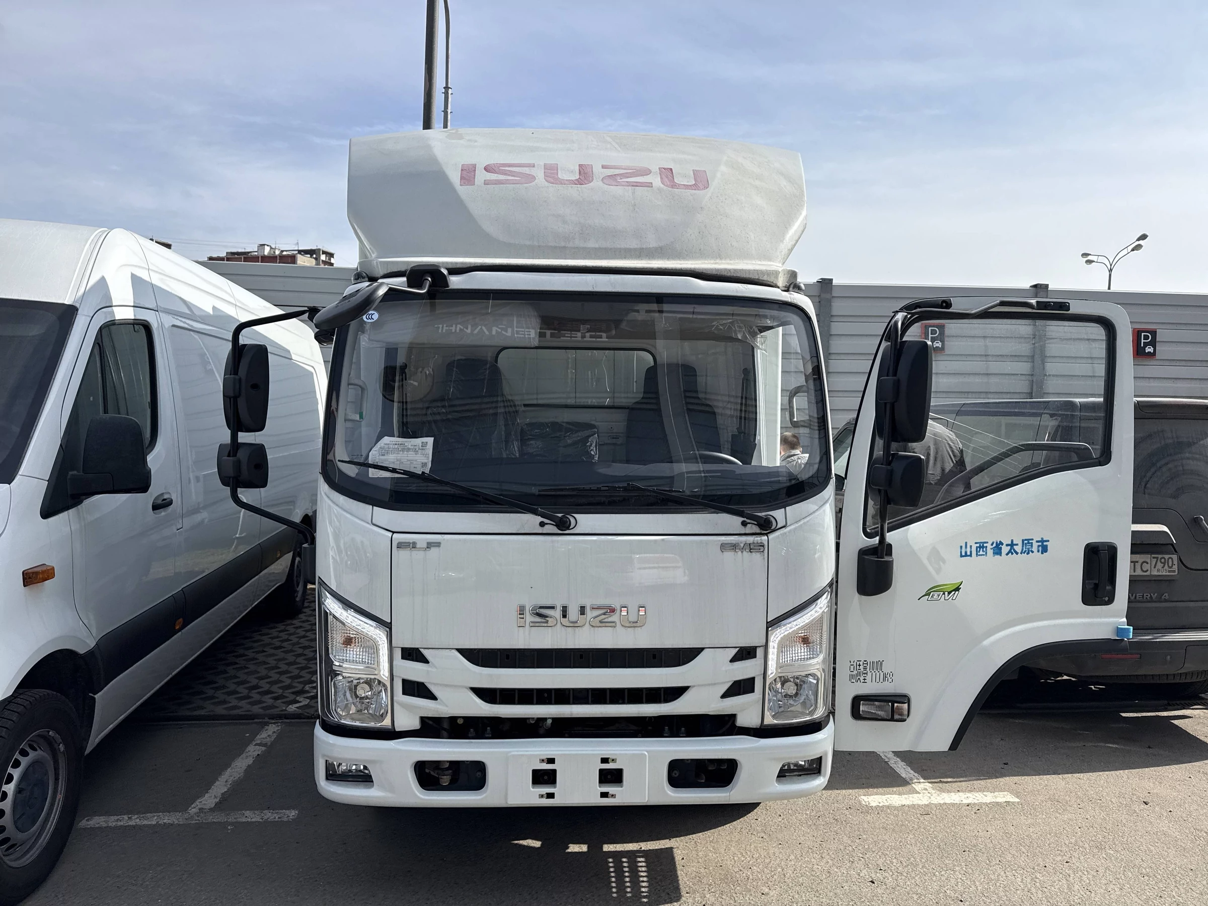 Внешний вид автомобиля — ISUZU ELF