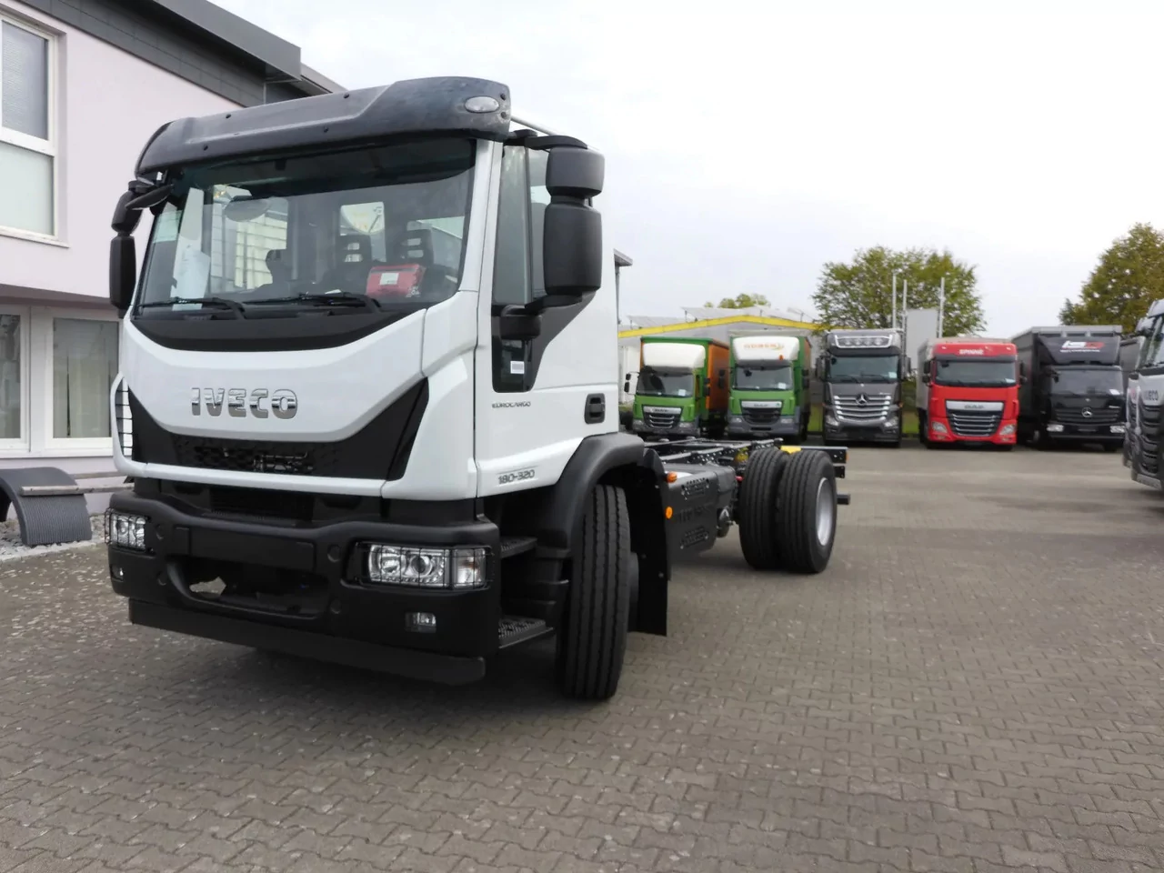 Внешний вид автомобиля — IVECO EUROCARGO