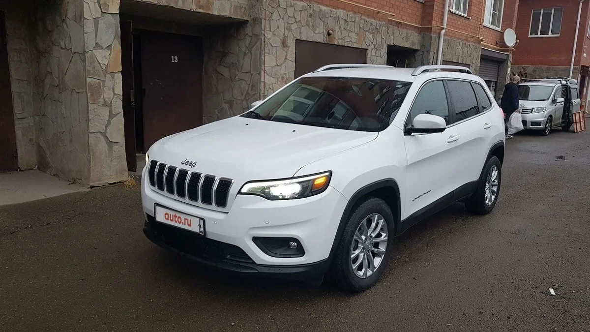 Внешний вид автомобиля — JEEP CHEROKEE