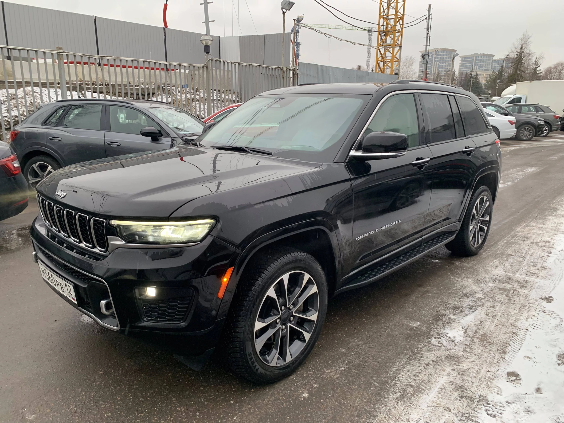 Внешний вид автомобиля — JEEP GRAND CHEROKEE