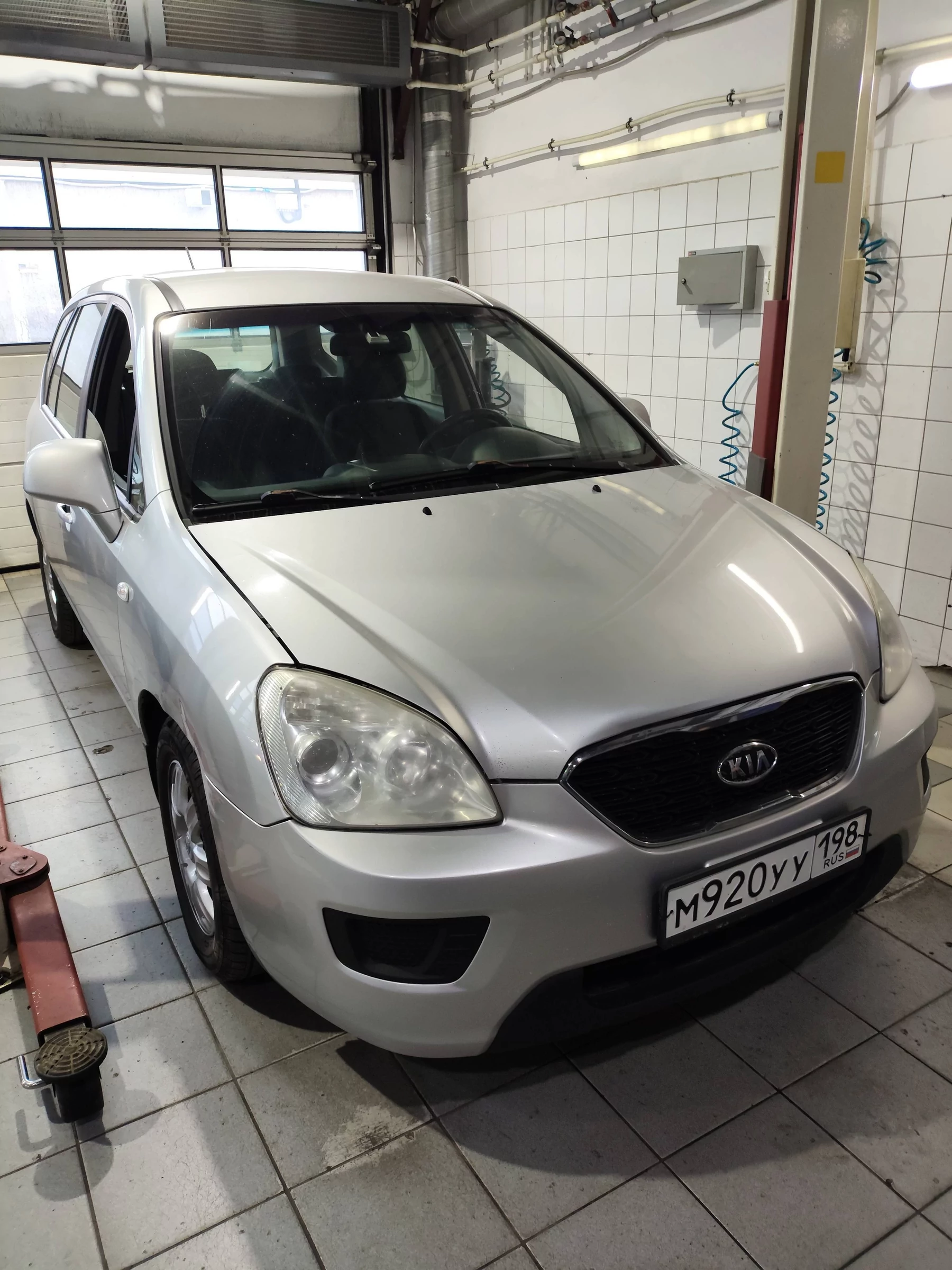 Внешний вид автомобиля — KIA CARENS