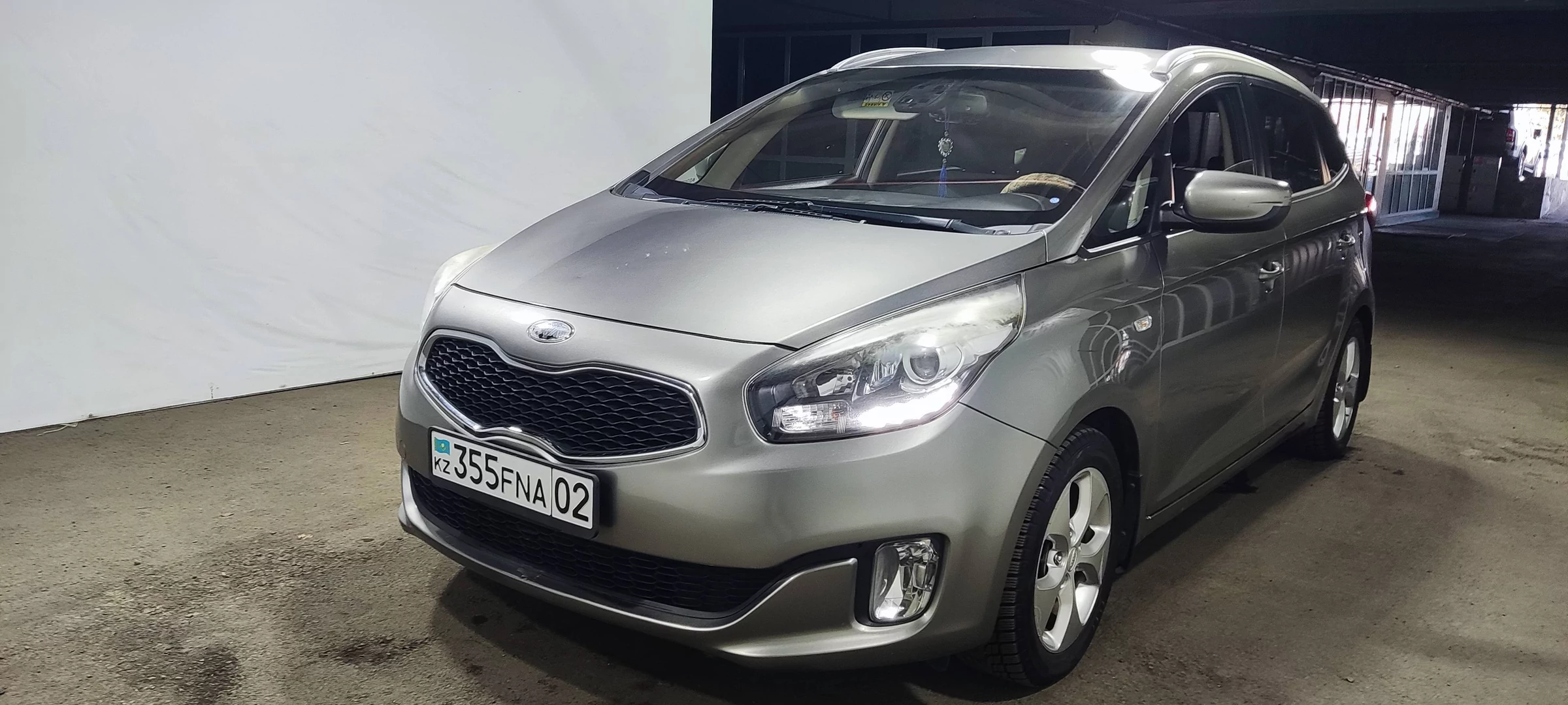 Внешний вид автомобиля — KIA CARENS