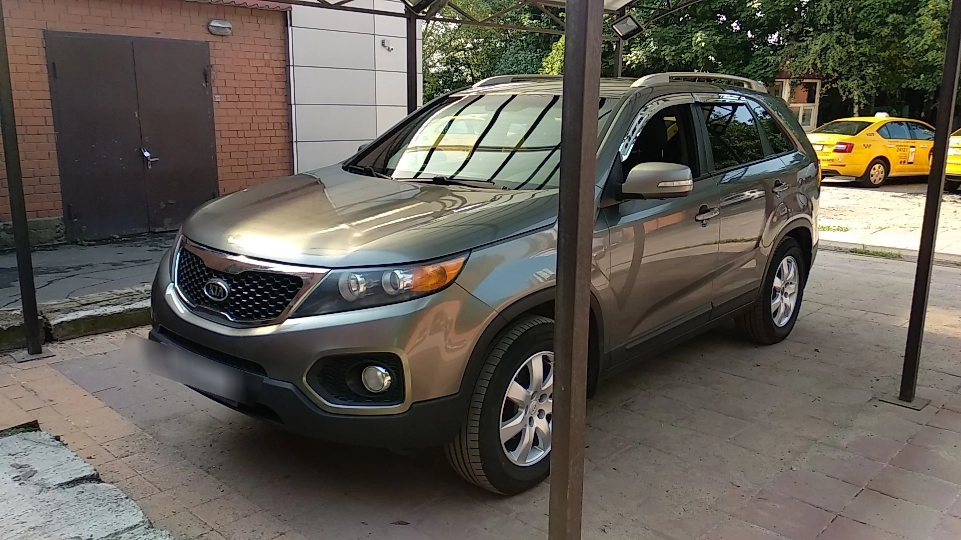 Внешний вид автомобиля — KIA SORENTO