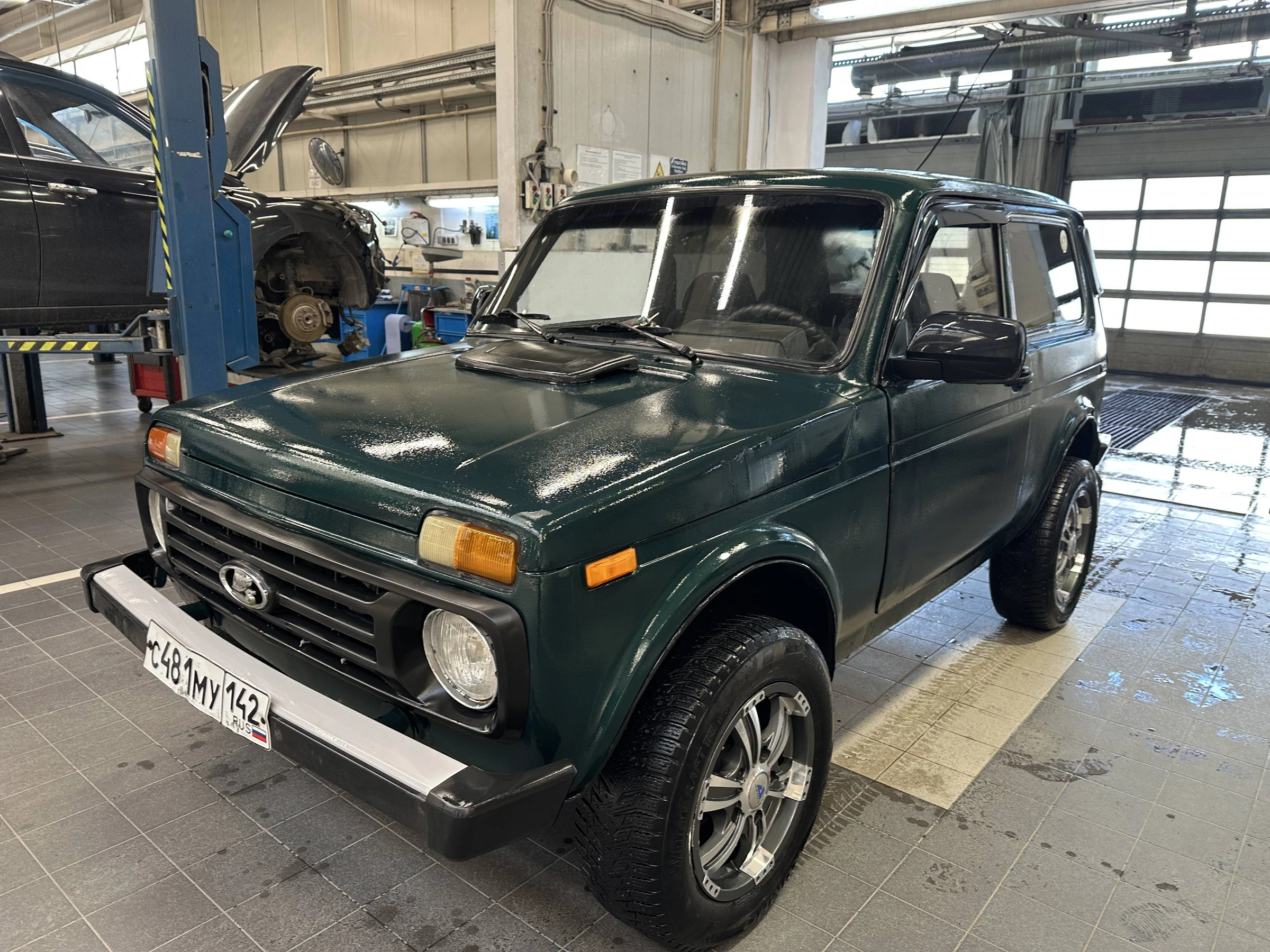 Внешний вид автомобиля — LADA 21214