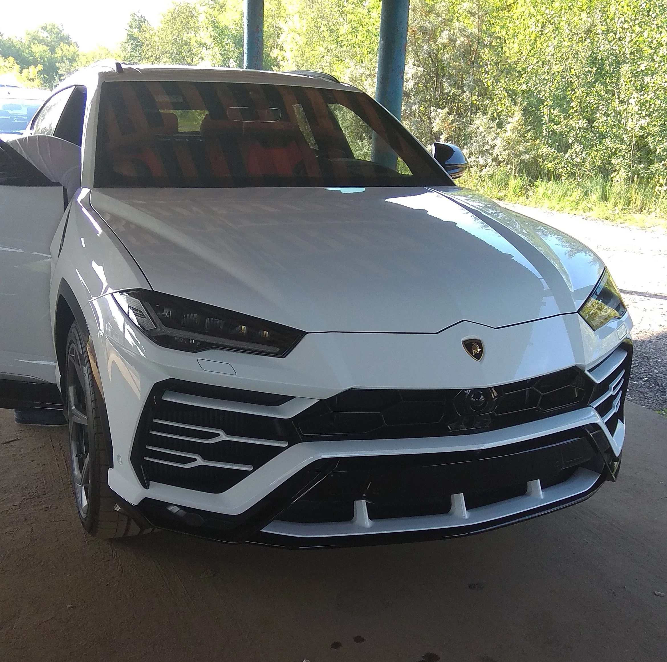 Внешний вид автомобиля — LAMBORGHINI URUS