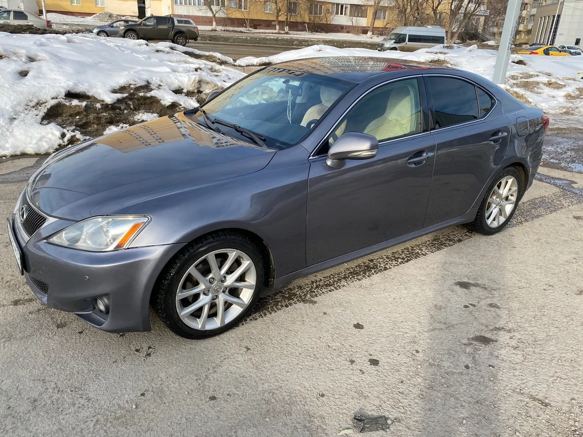 Внешний вид автомобиля — LEXUS IS