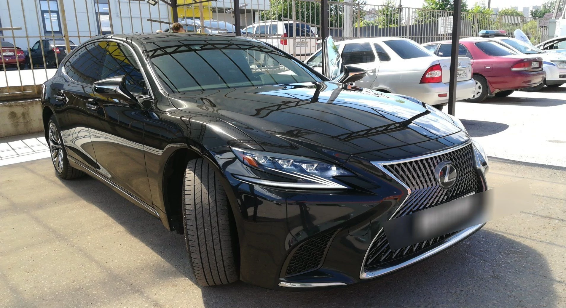 Внешний вид автомобиля — LEXUS LS