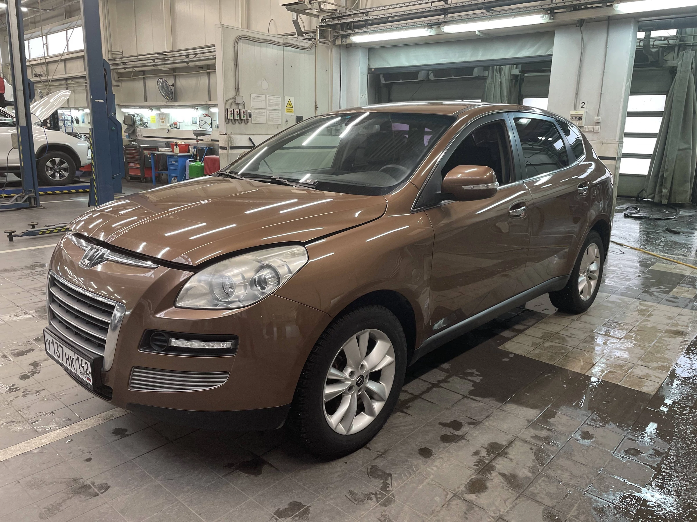 Внешний вид автомобиля — LUXGEN 7 SUV