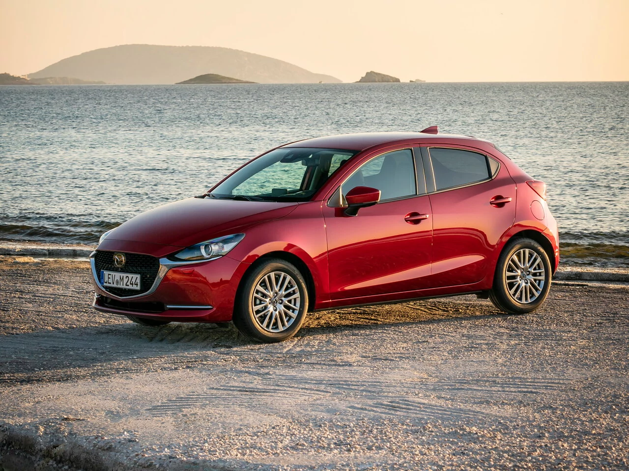 Внешний вид автомобиля — MAZDA 2