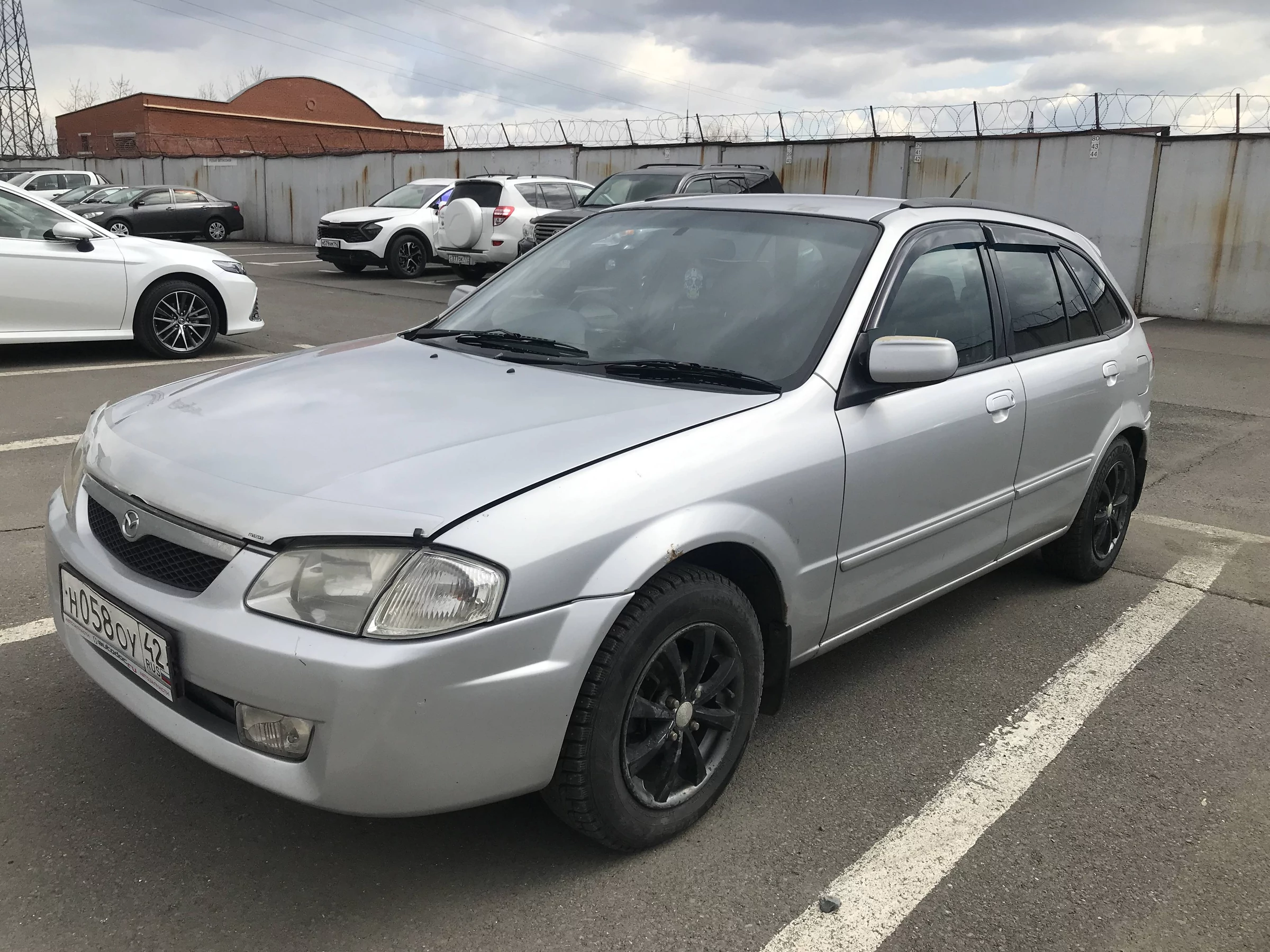 Внешний вид автомобиля — MAZDA Familia