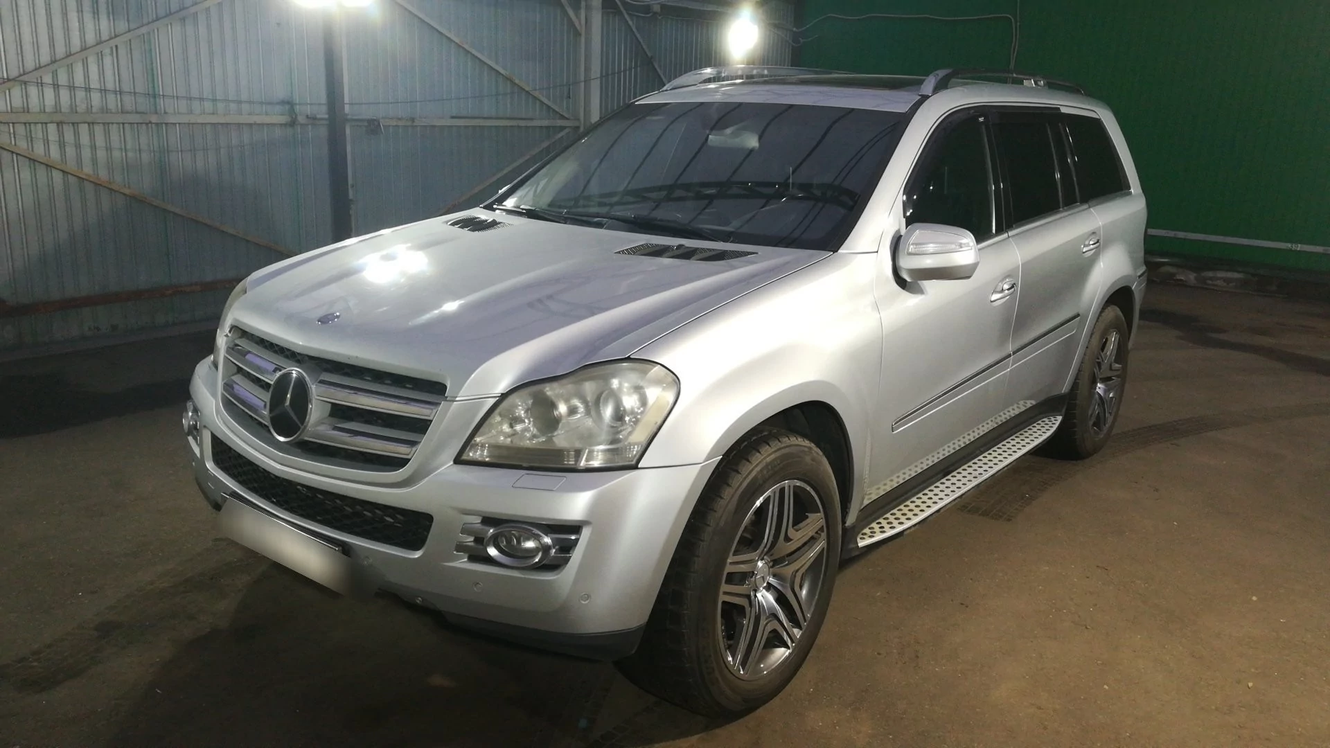 Внешний вид автомобиля — MERCEDES GL-CLASS