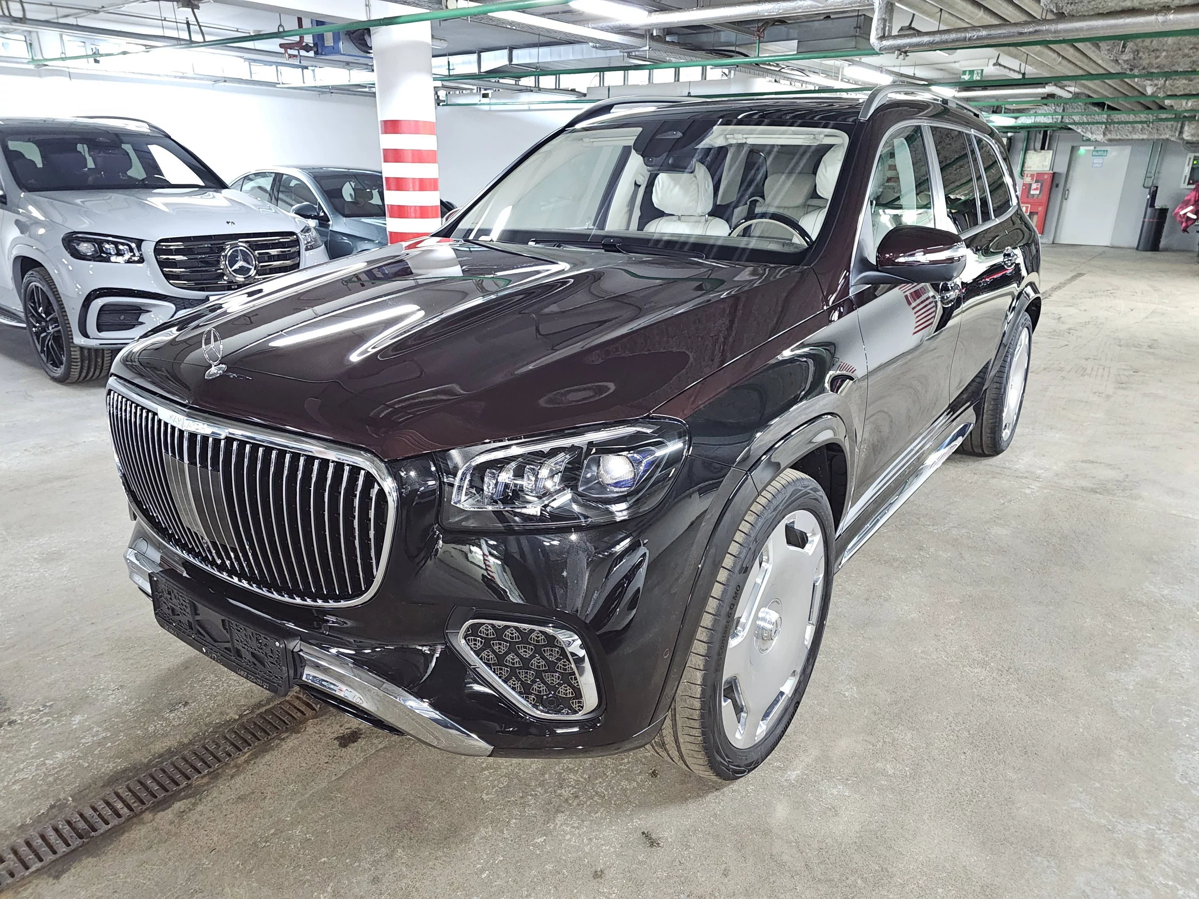 Внешний вид автомобиля — MERCEDES MAYBACH GLS